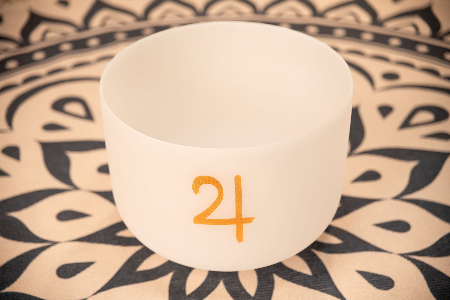 MEINL Sonic Energy Planetary Tuned Crystal Singing Bowl 12" - Jupiter/183.58 Hz detail view 5 at Luna Panther