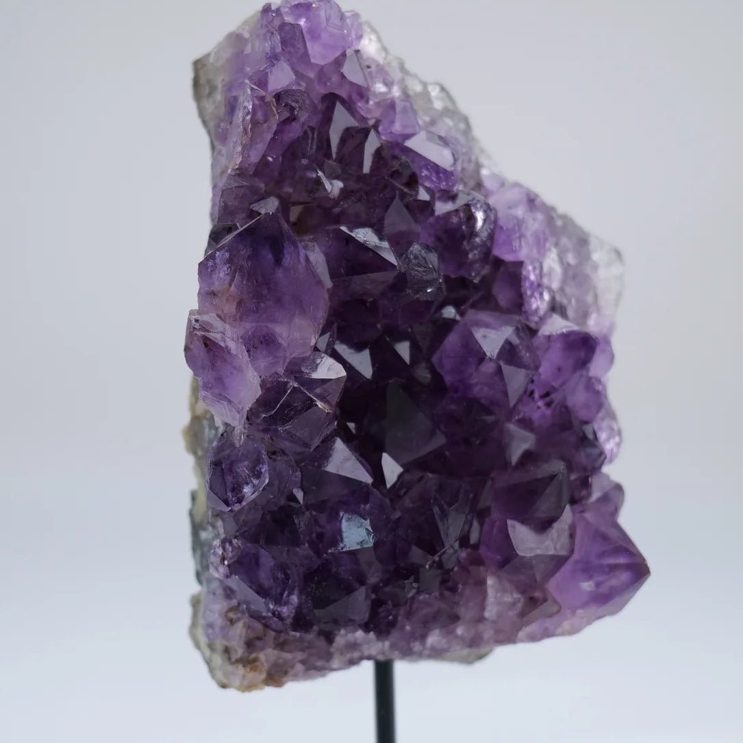 Amethyst Druzy on Stand 414g - Luna Panther