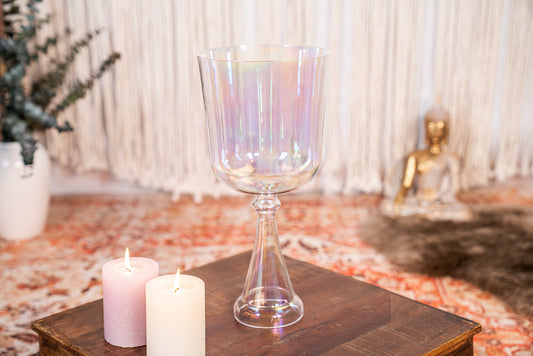 MEINL Sonic Energy Crystal Singing Chalice 7" - B3/Crown Chakra/440 Hz - Clear detail view 2 at Luna Panther alternate view