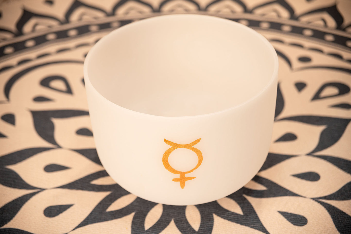 MEINL Sonic Energy Planetary Tuned Crystal Singing Bowl 12" - Mercury/141.27 Hz detail view 5 at Luna Panther