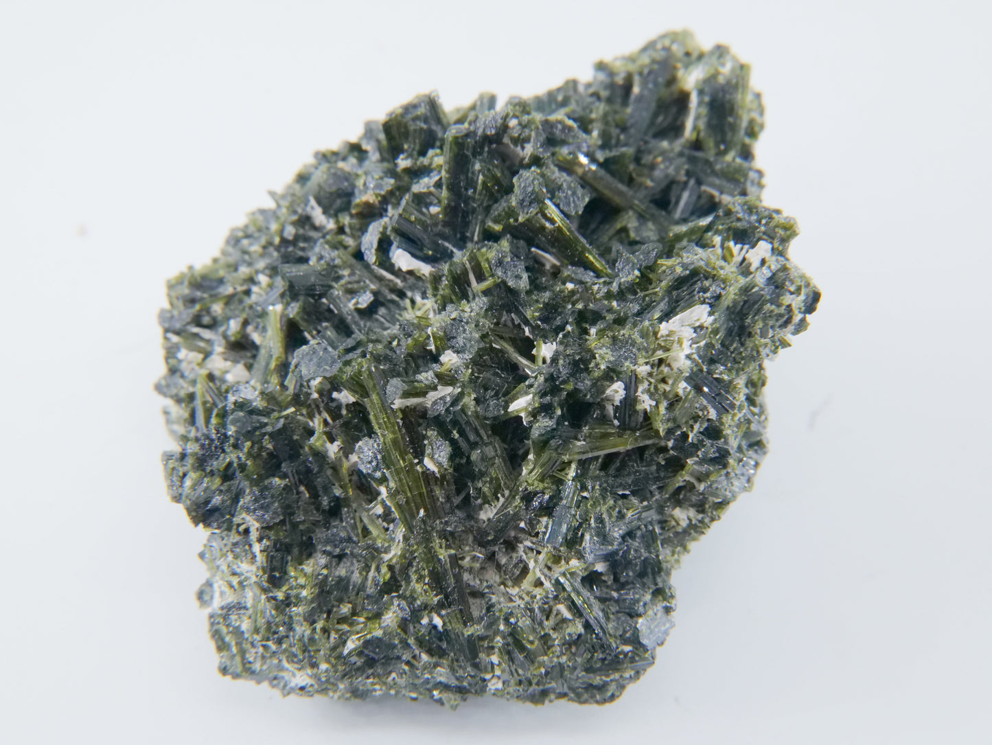 Epidote Specimen Grade A Pakistan 162g - Luna Panther