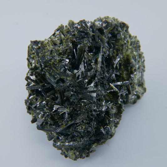 Epidote Specimen Pakistan Grade A 128g - Luna Panther