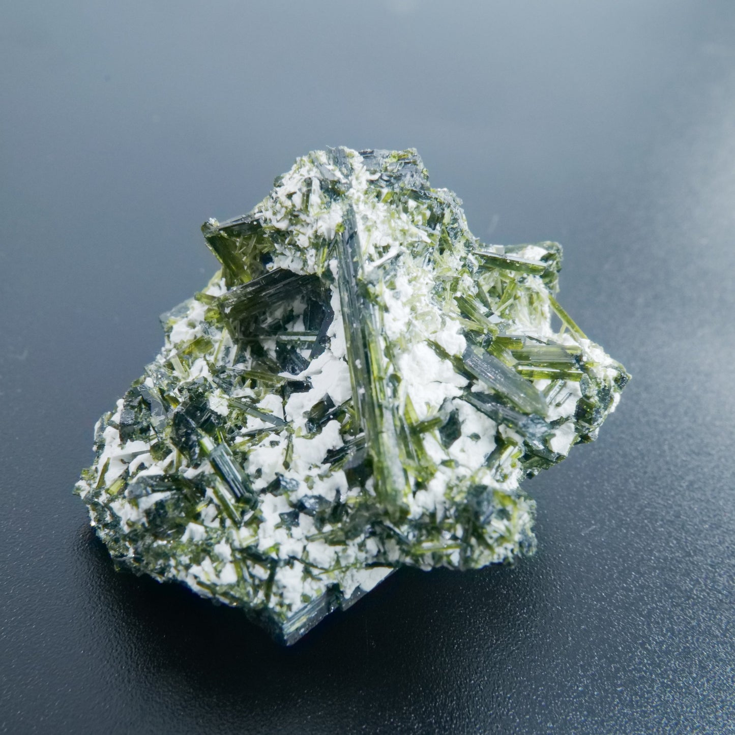 Epidote Specimen with Calcite Grade A Pakistan 28g - Luna Panther