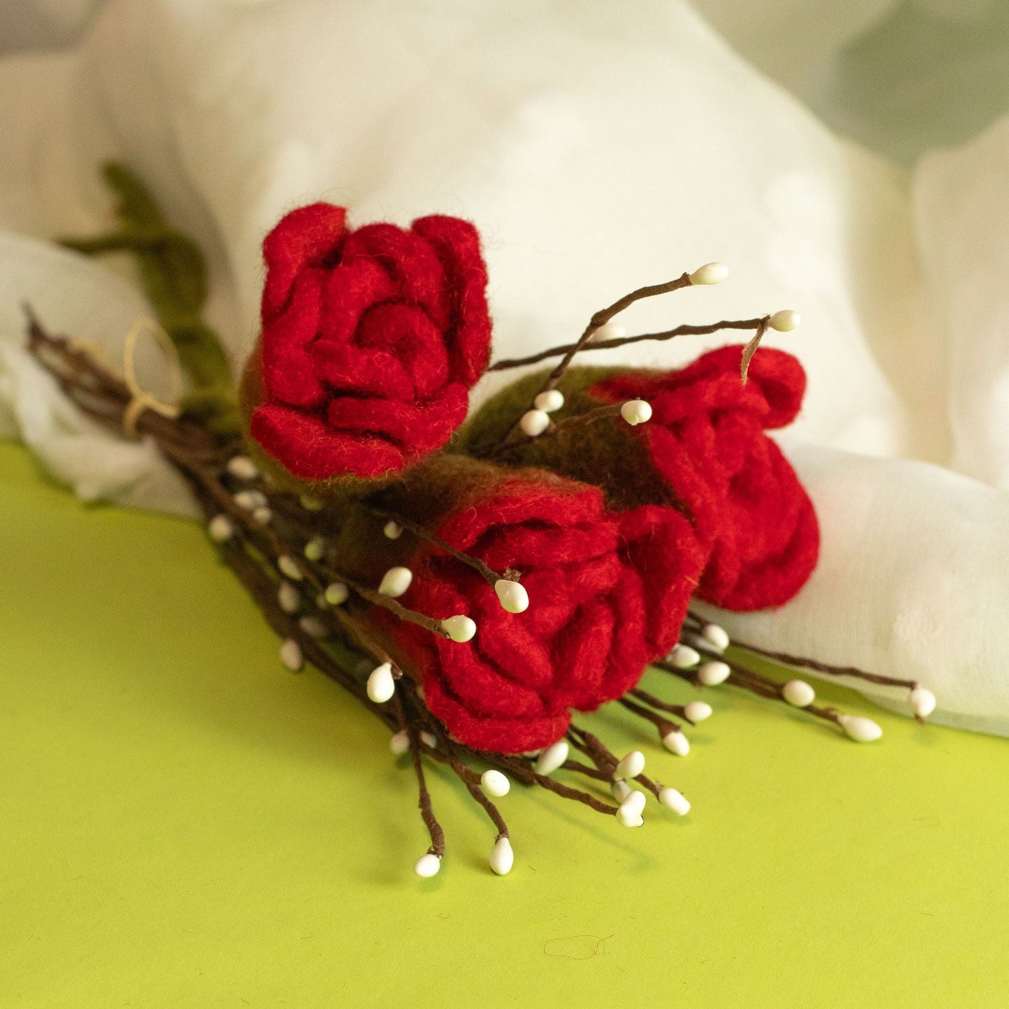Felt Flowers - Red Roses - Luna Panther