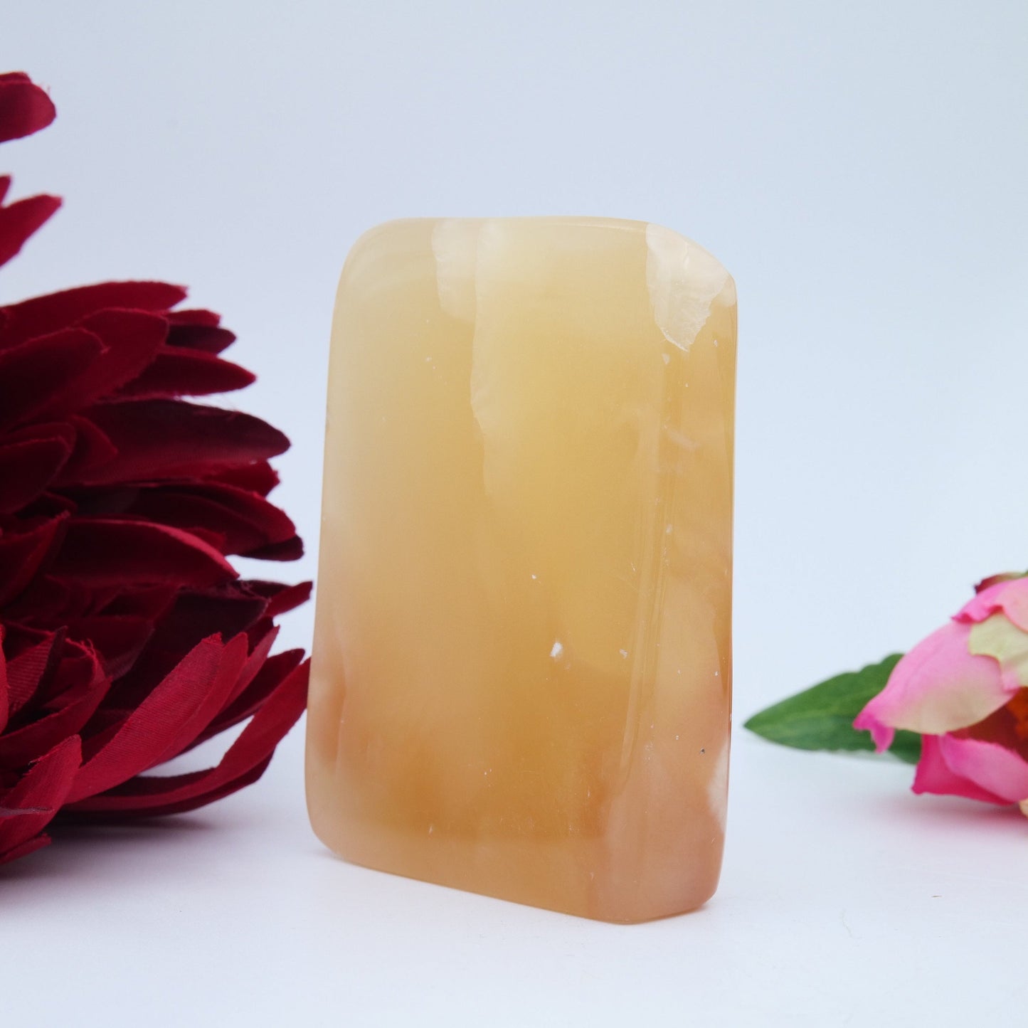Honey Calcite — 304 g - Luna Panther