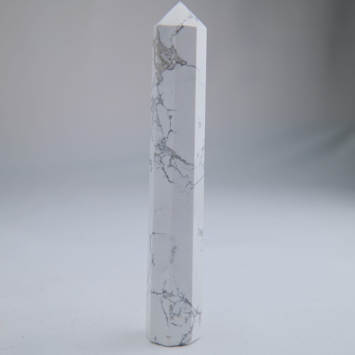 Howlite Point 120mm 93g - Luna Panther