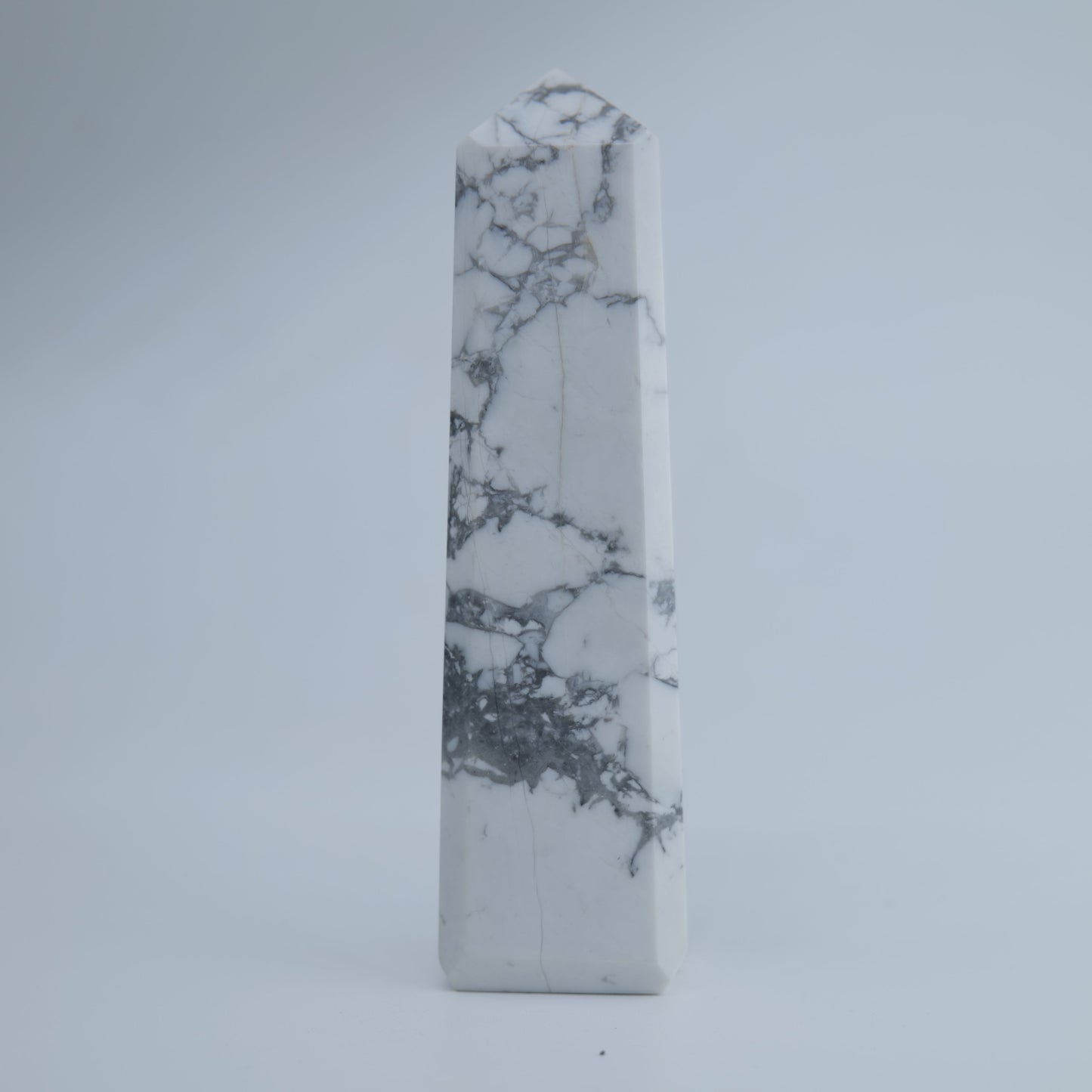 Howlite Tower 137g - Luna Panther