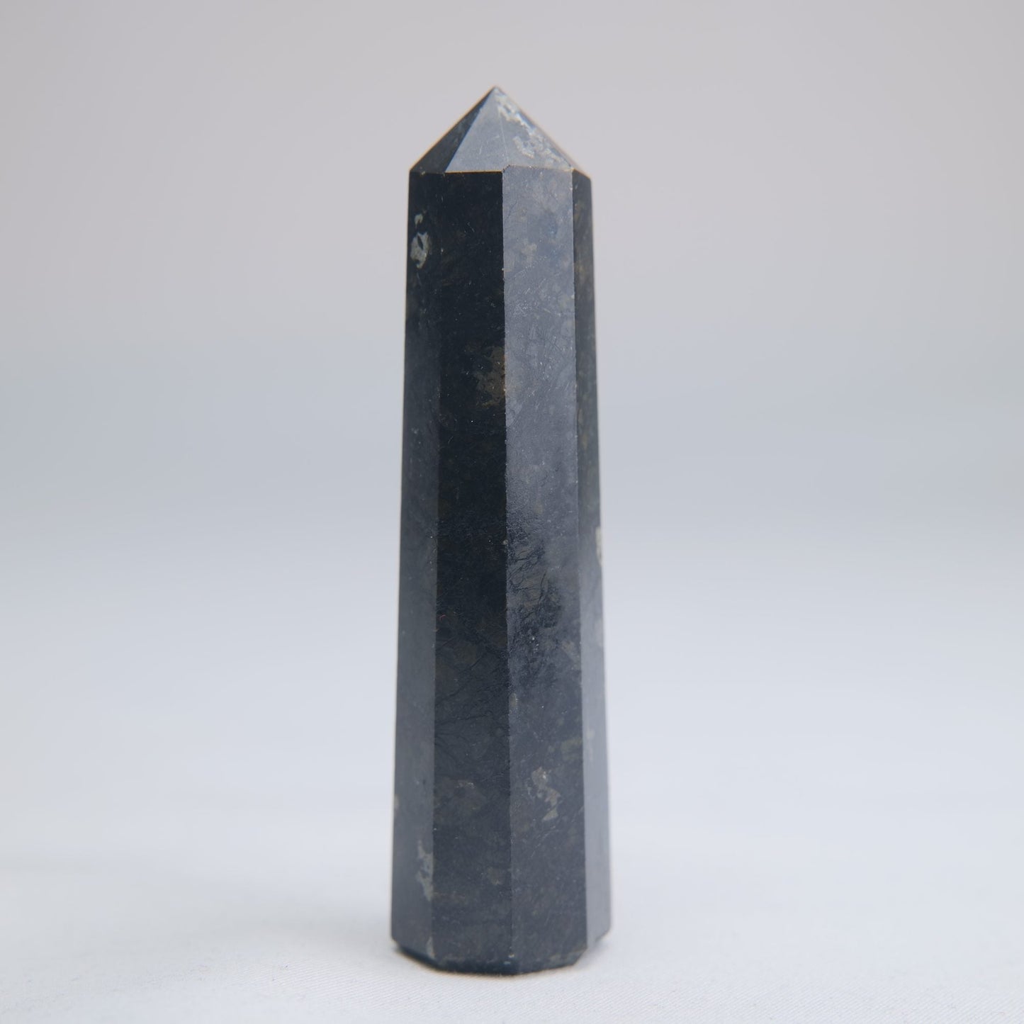 Larvikite Obelisk 15g 80mm - Luna Panther