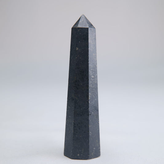 Larvikite Obelisk 62g 80mm - Luna Panther