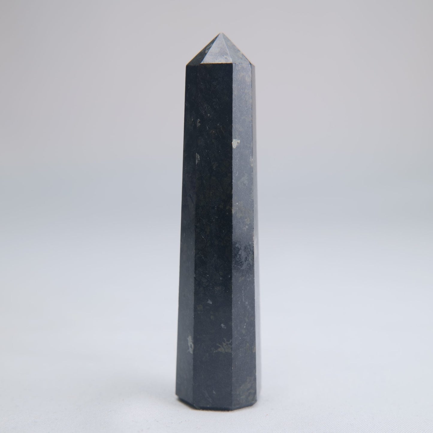 Larvikite Obelisk 67g 85mm - Luna Panther