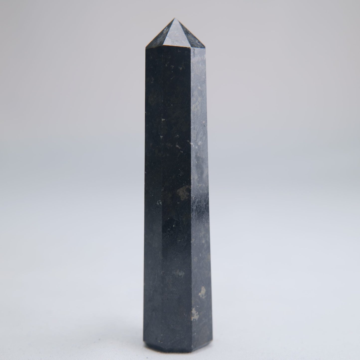 Larvikite Obelisk 70g 90mm - Luna Panther