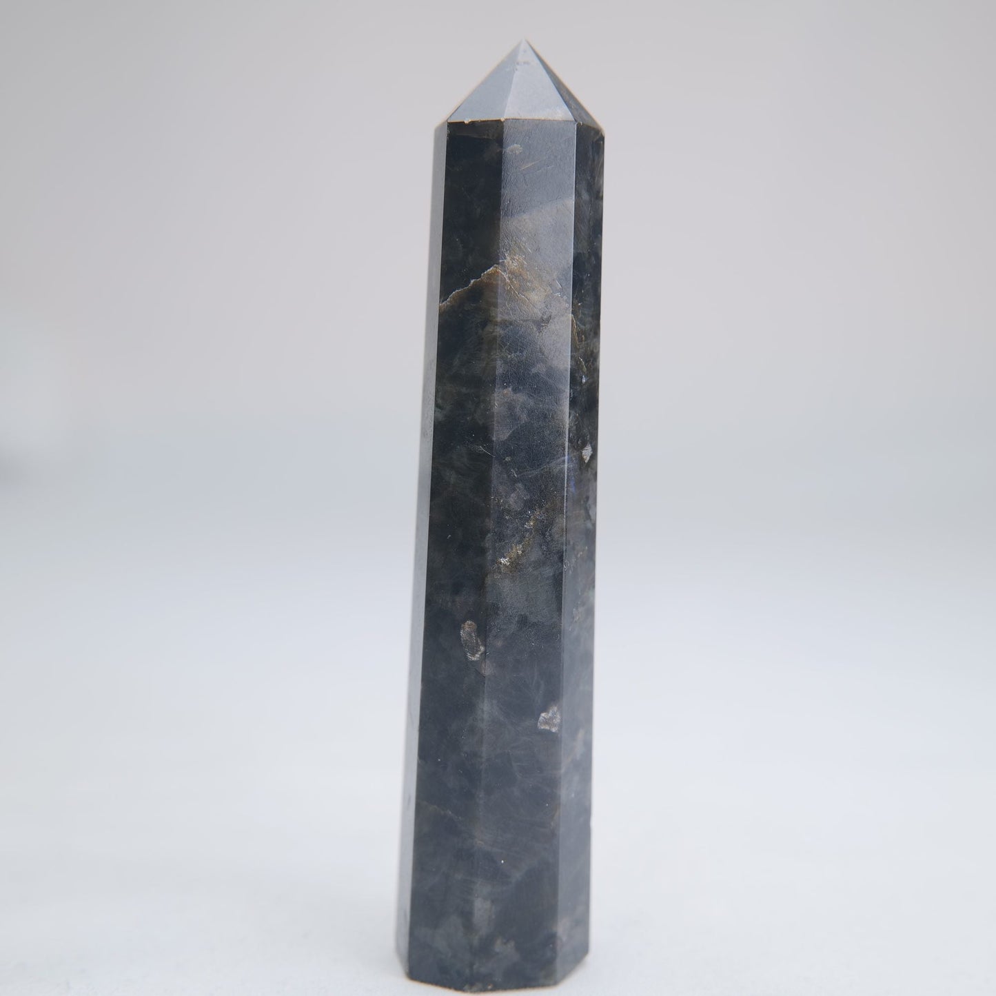 Larvikite Obelisk 90g 100mm - Luna Panther