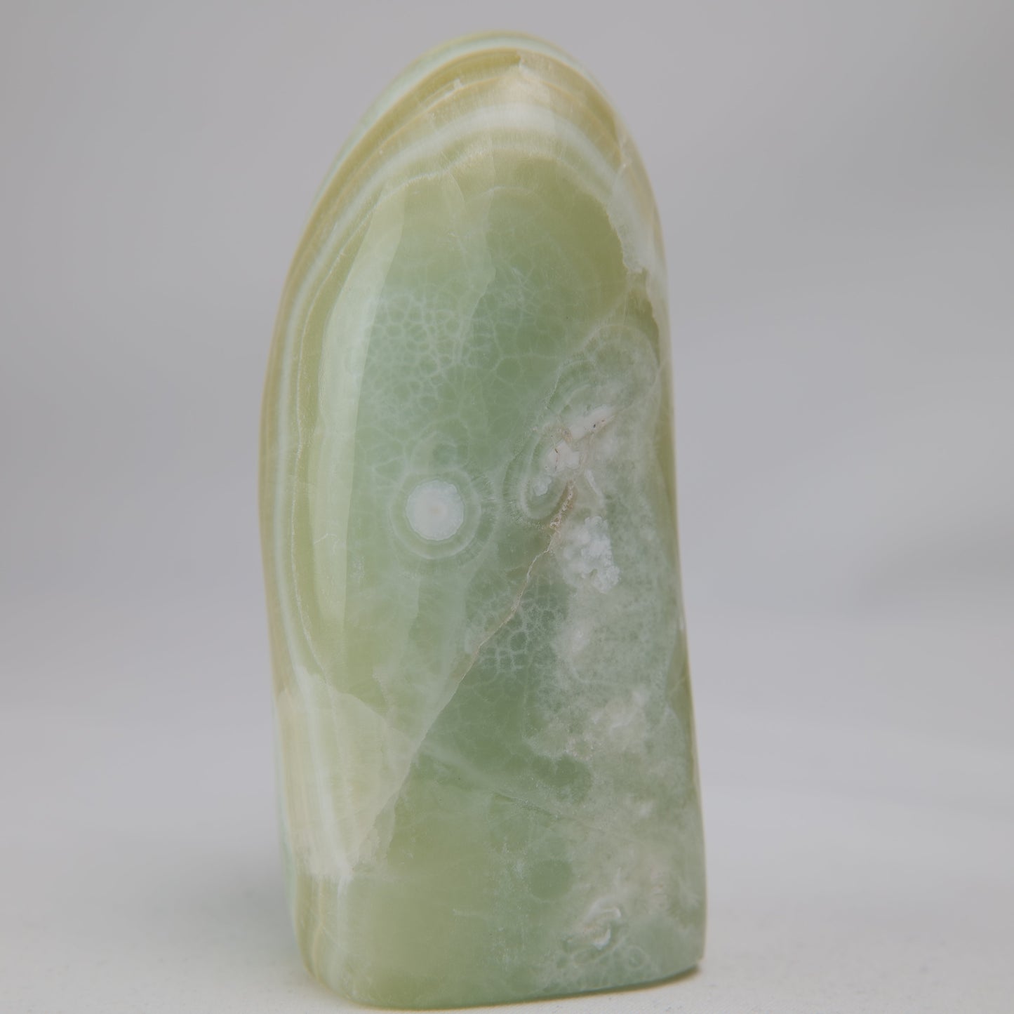 Pistachio Calcite Freeform — 335 g (100 mm) - Luna Panther