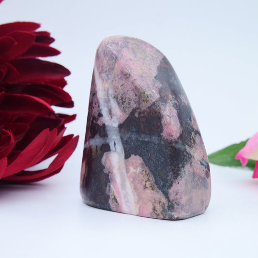 Rhodonite Freeform — 214 g - Luna Panther