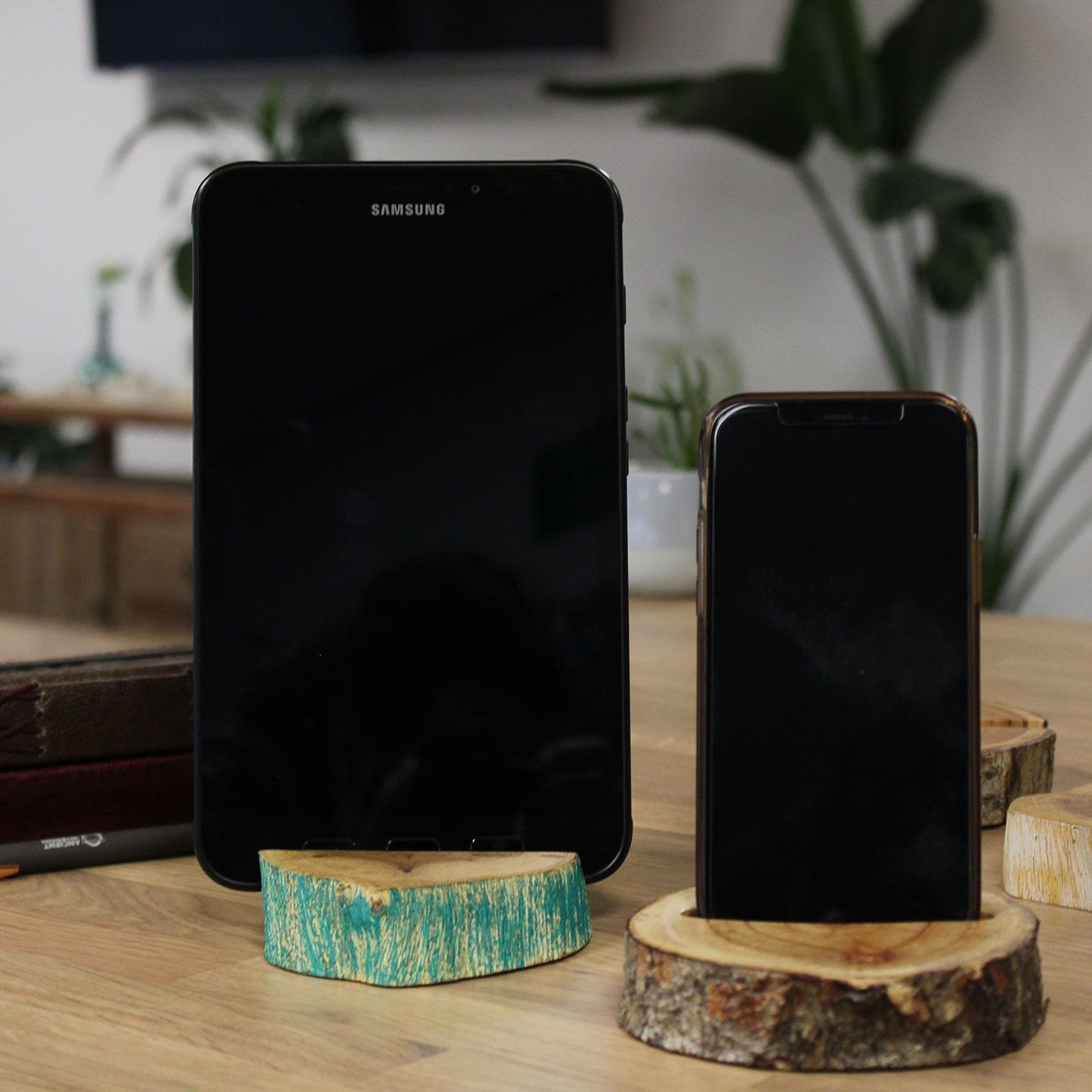 Small Log Phone Holder (slot) - Natural - Luna Panther