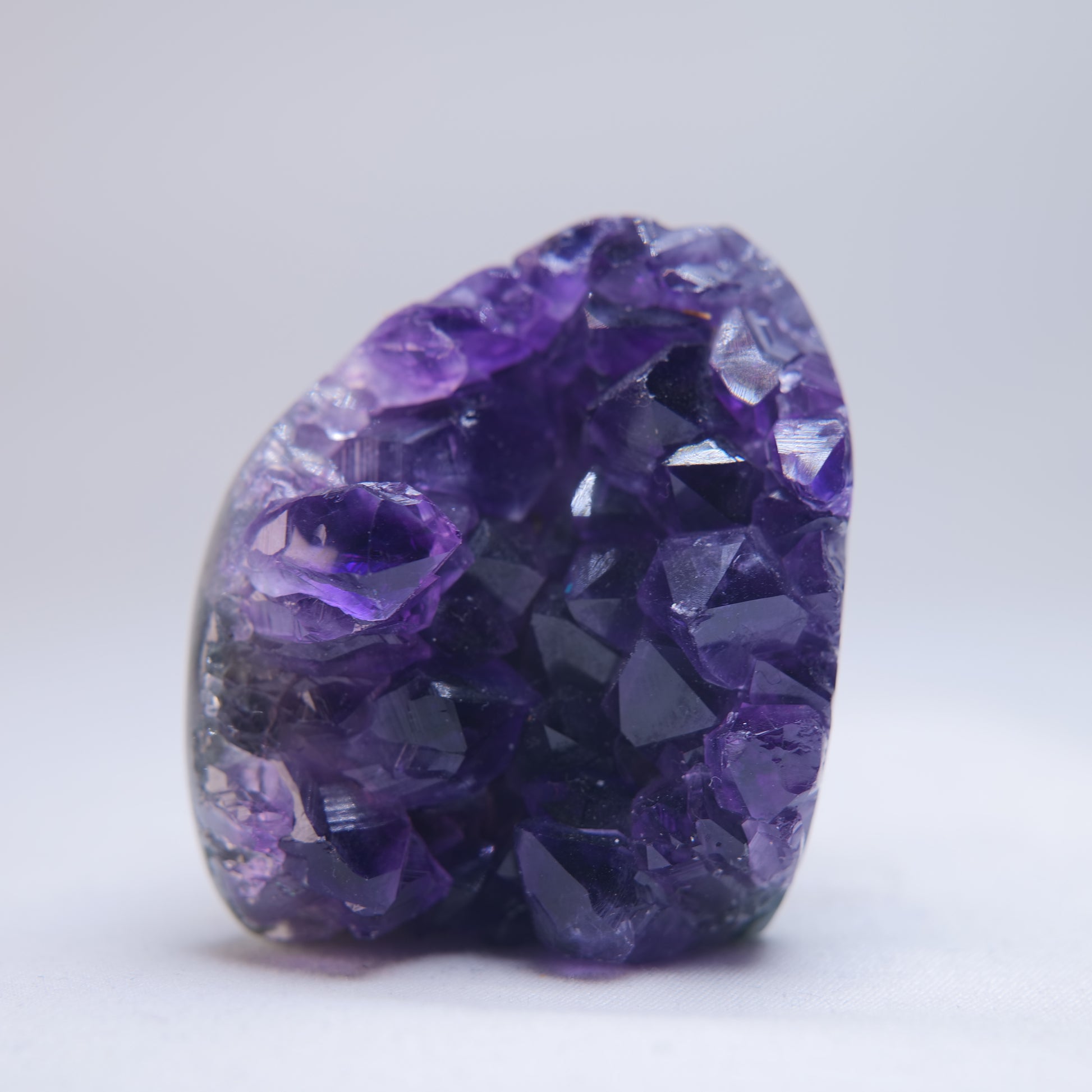 Uruguay Amethyst druzy freeform 97g – full front view