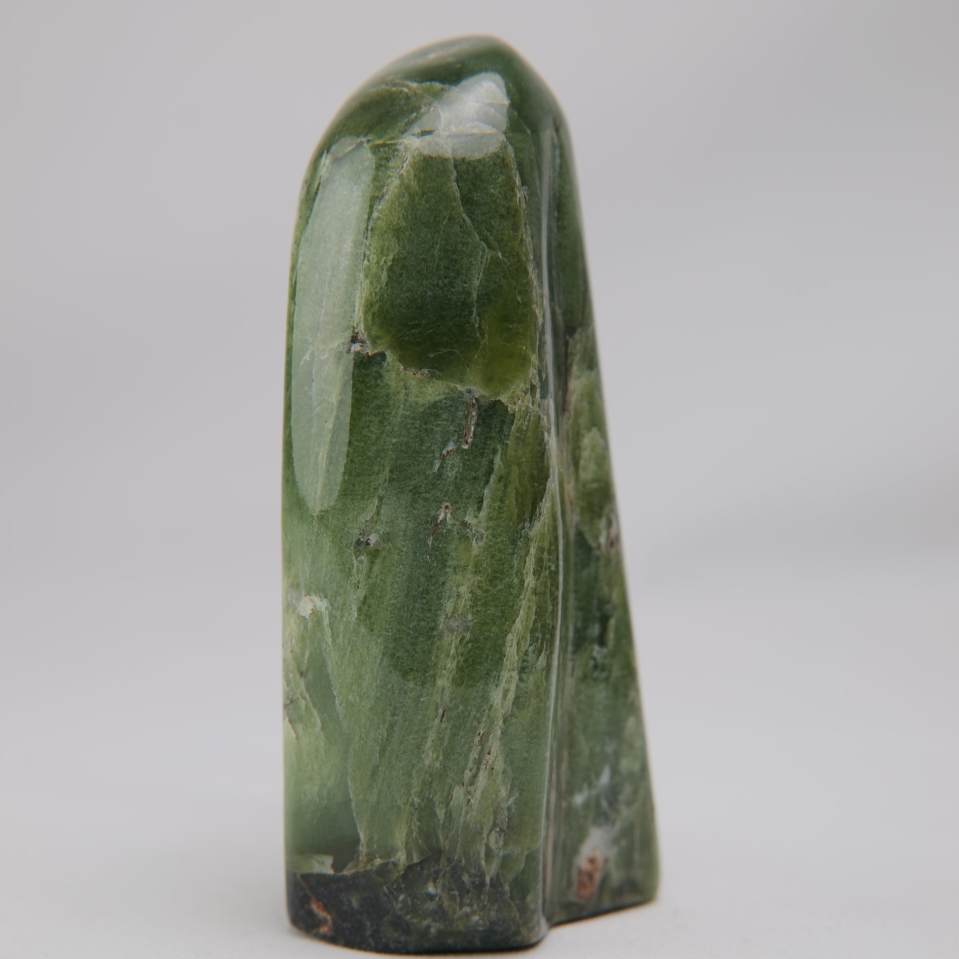 Tremolite Freeform, 225g, tremolite freeform 225g front left view