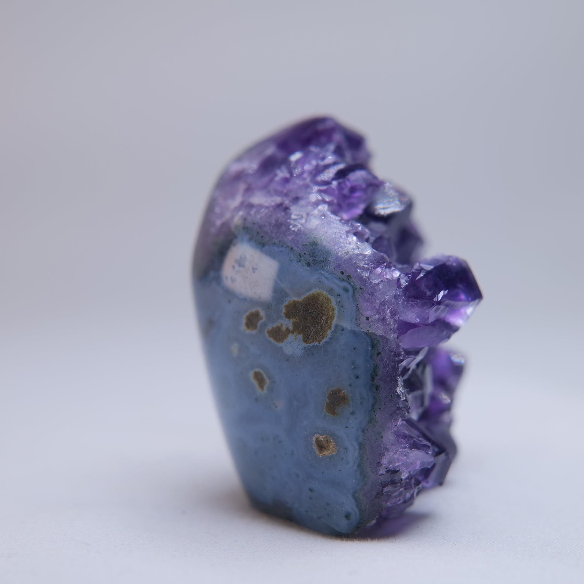 Uruguay Amethyst druzy freeform 97g – rear three-quarter view