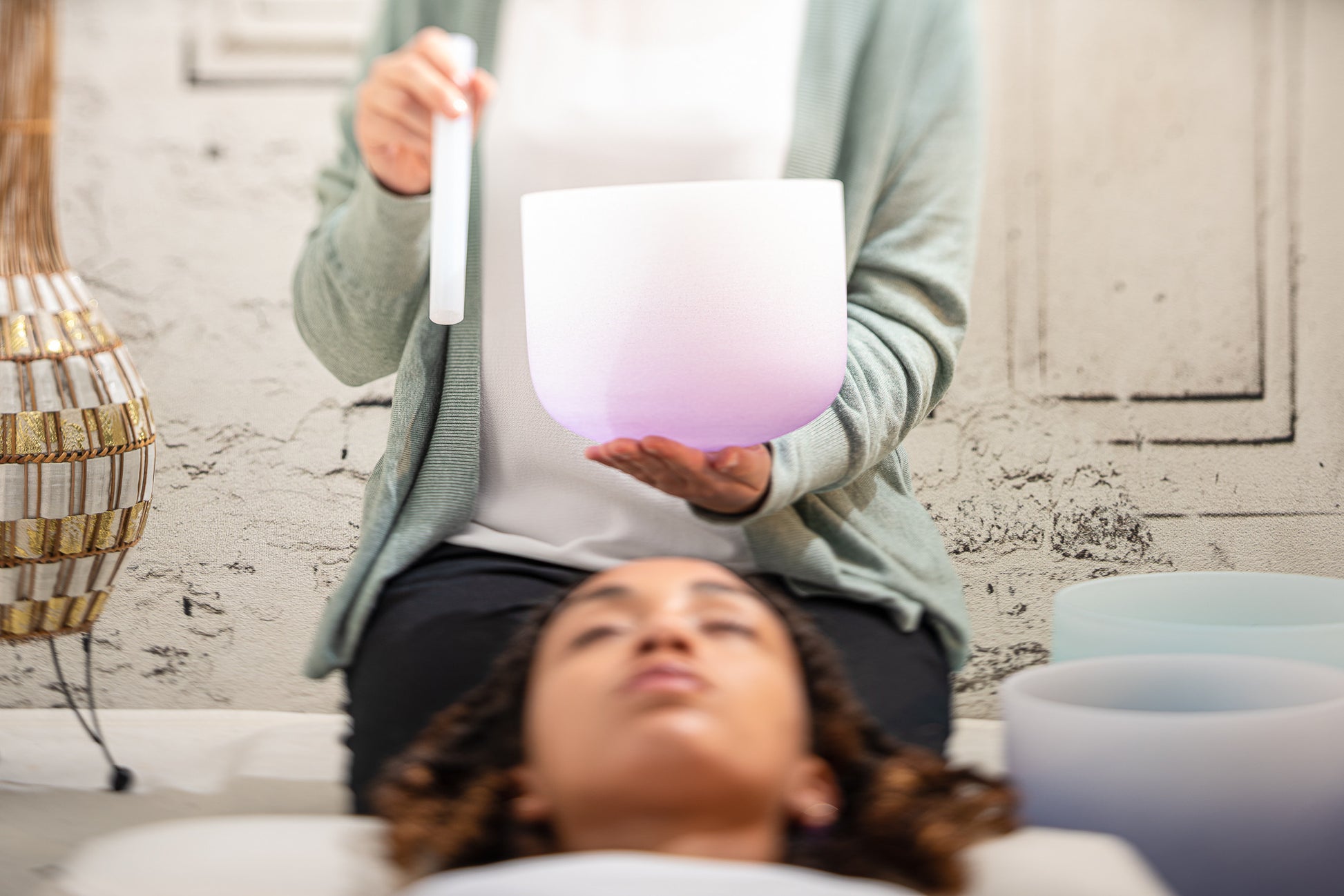 MEINL Sonic Energy Color-Frosted Crystal Singing Bowl 8" - B4/Crown Chakra/440 Hz - Purple detail view 5 at Luna Panther