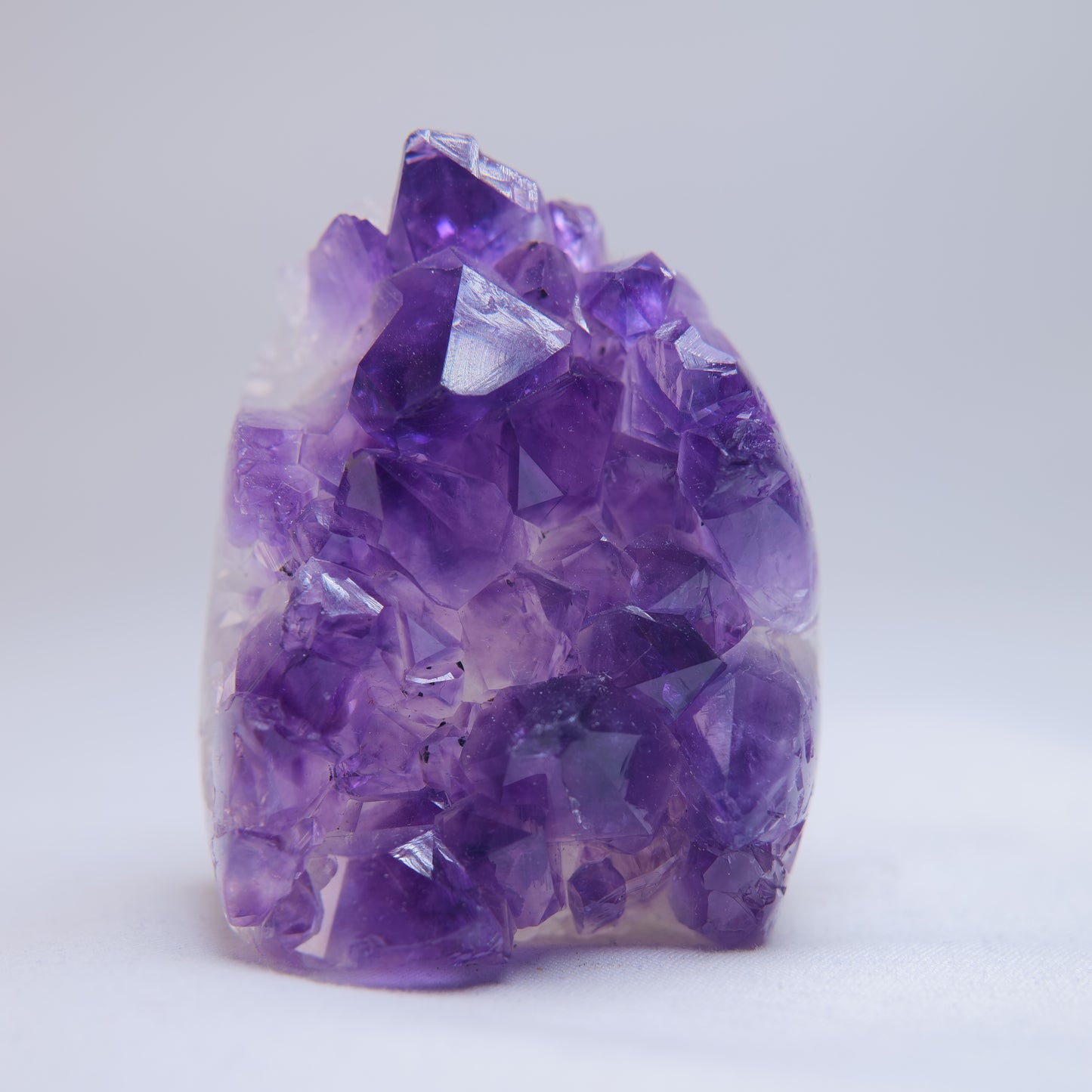 Uruguay Amethyst druzy freeform 187g – crystal detail