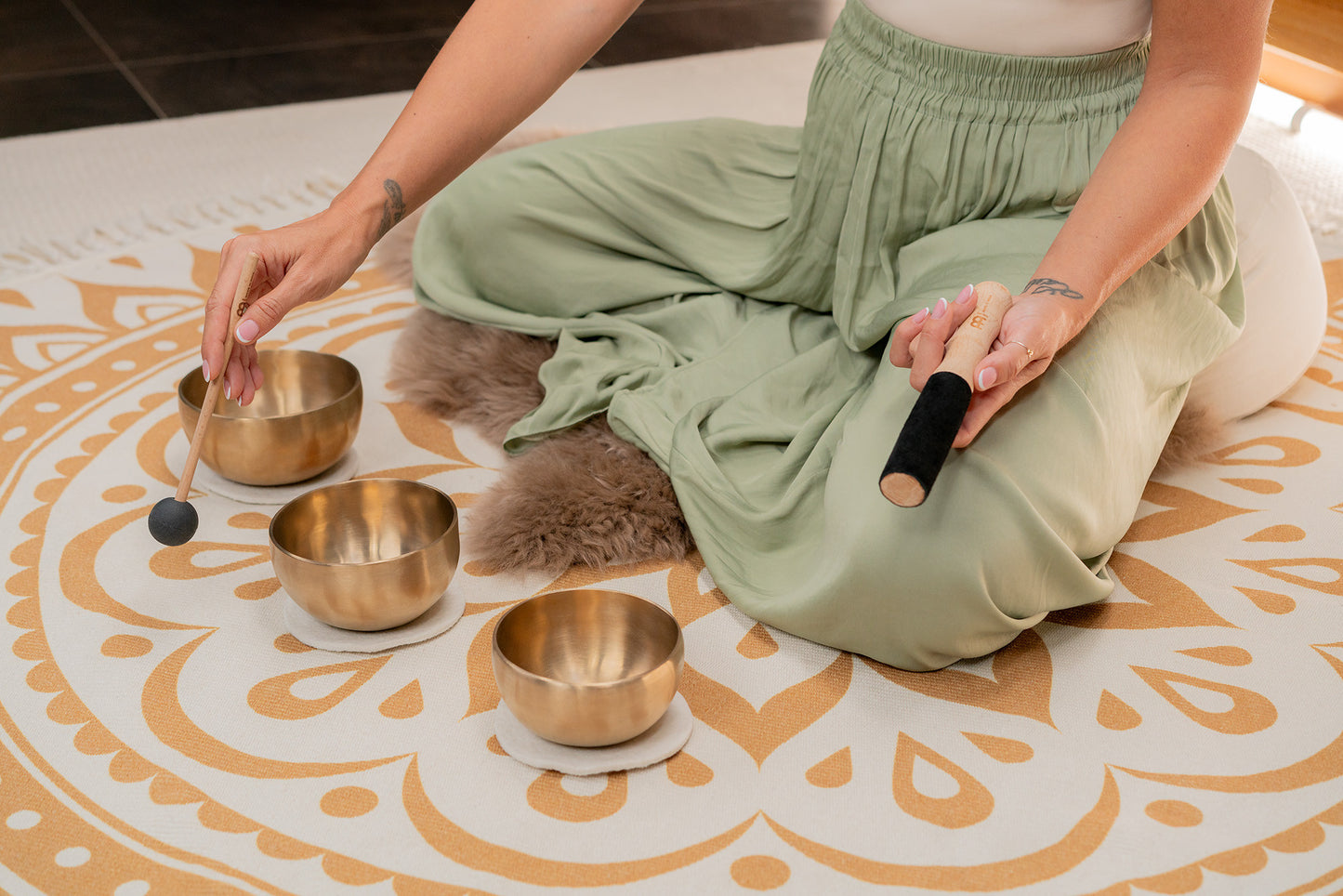 MEINL Sonic Energy 3-piece Yoga Nidra Singing Bowl Set detail view 2 at Luna Panther