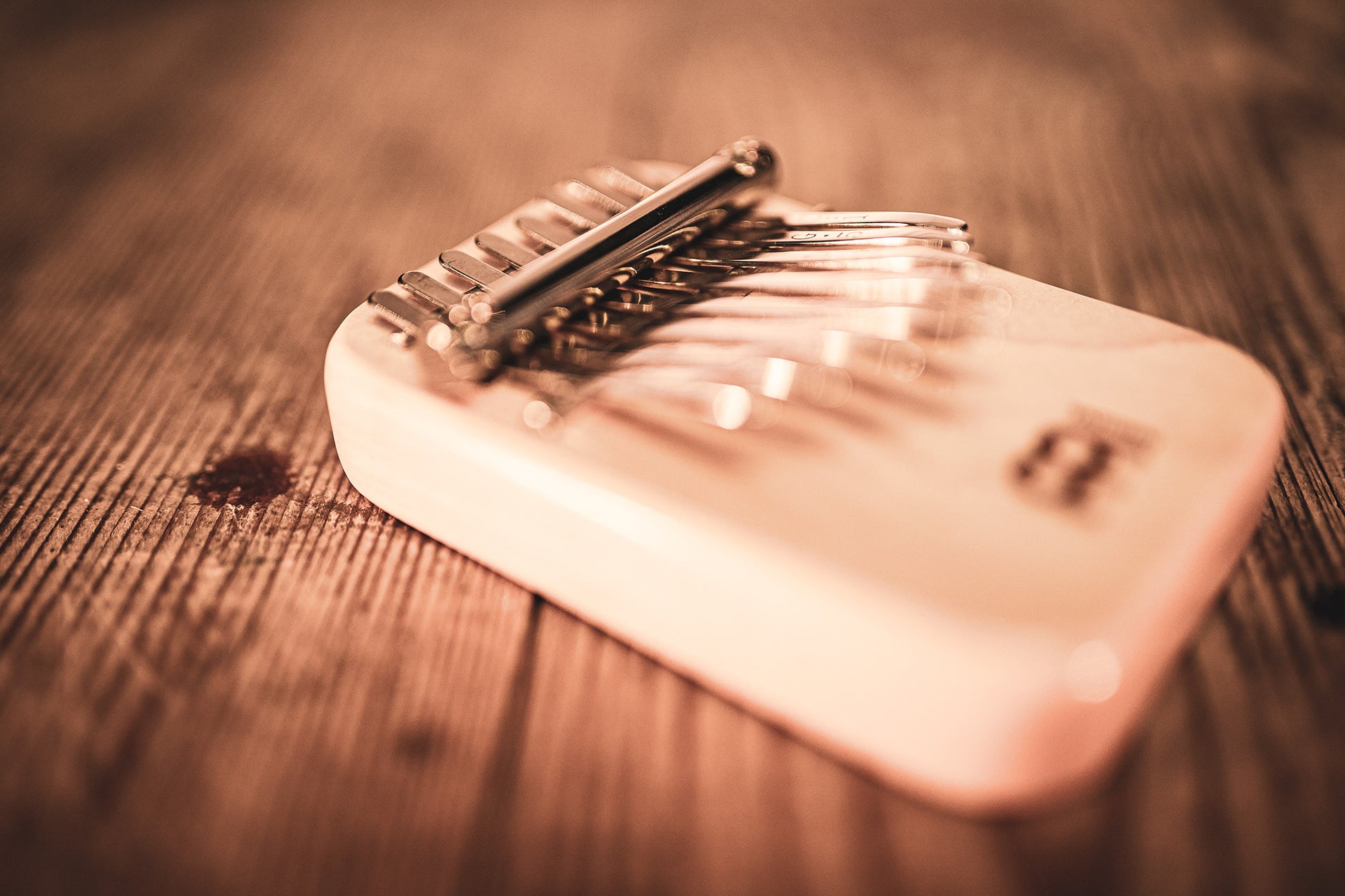 Meinl Sonic Energy Solid Kalimba - 8 notes, maple detail view 11 at Luna Panther