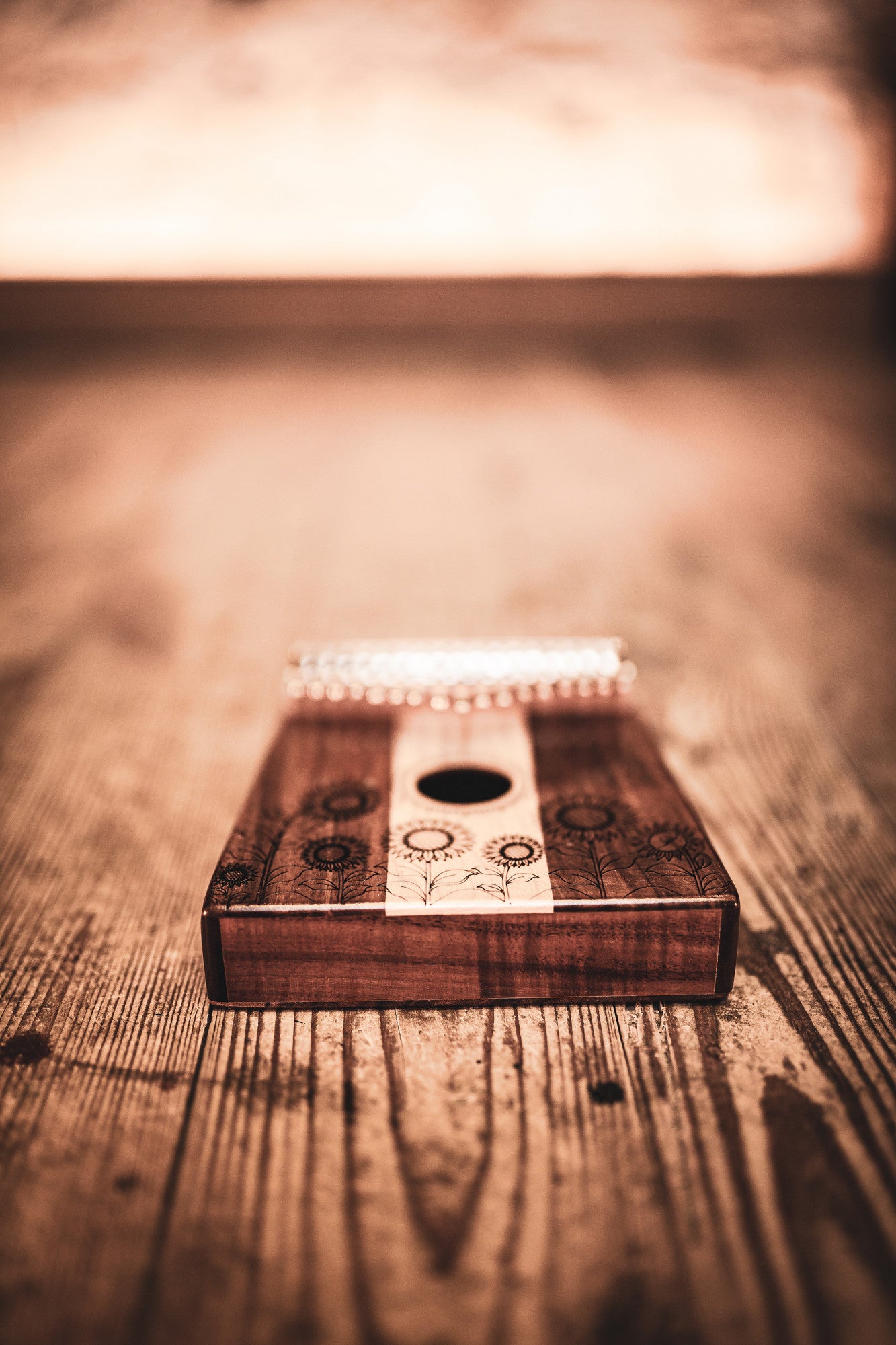 Meinl Sonic Energy Sound Hole Kalimba - 17 tones, maple + acacia detail view 17 at Luna Panther