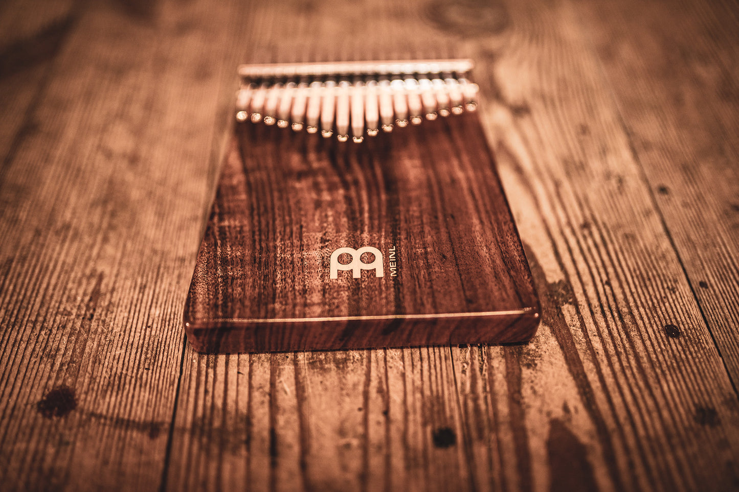 Meinl Sonic Energy Solid Kalimba - 17 notes, acacia detail view 8 at Luna Panther