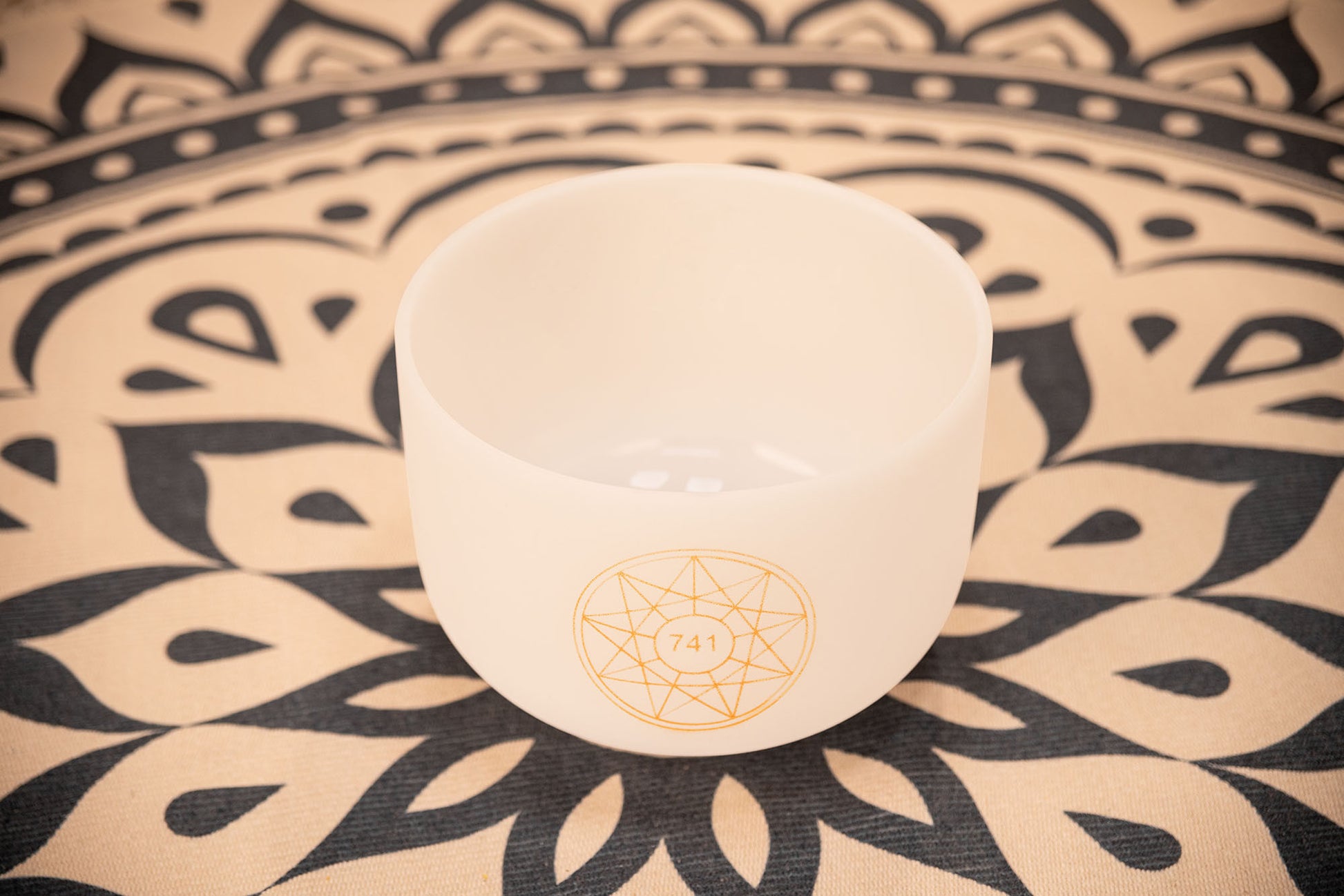 MEINL Sonic Energy Solfeggio Crystal Singing Bowl 10" - F#4/Sol/741 Hz detail view 5 at Luna Panther