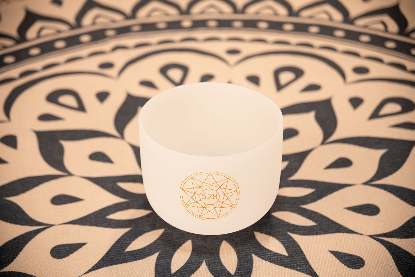 MEINL Sonic Energy Solfeggio Crystal Singing Bowl 8" - C5/Mi/528 Hz detail view 5 at Luna Panther