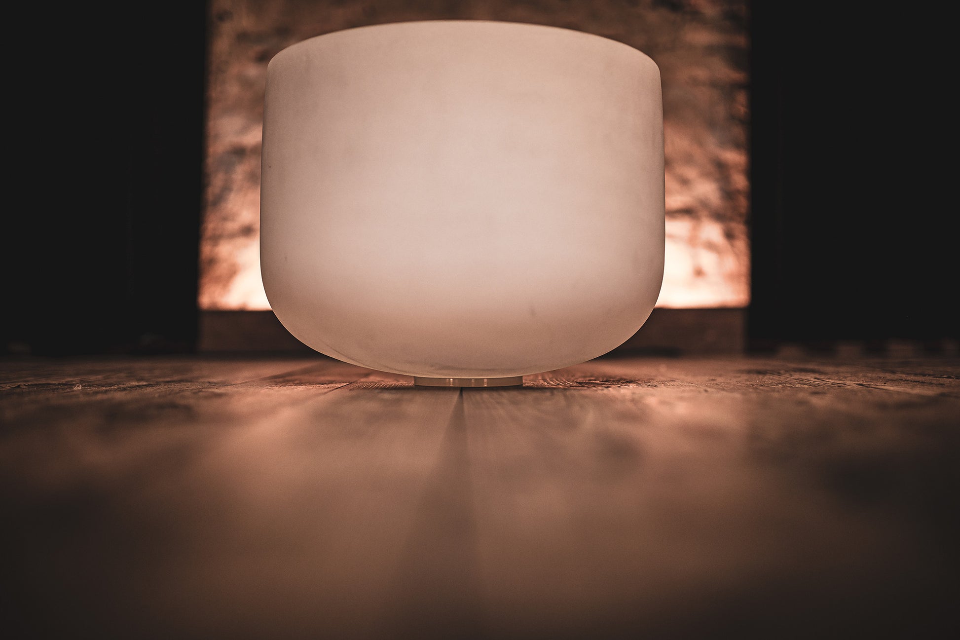MEINL Sonic Energy White-Frosted Crystal Singing Bowl 14" - C4/Root Chakra/432 Hz detail view 2 at Luna Panther