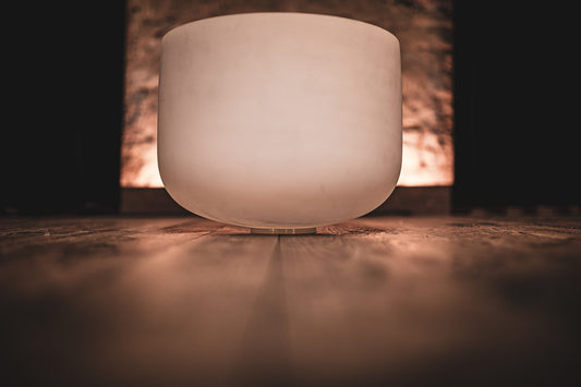 MEINL Sonic Energy White-Frosted Crystal Singing Bowl 14" - C4/Root Chakra/432 Hz detail view 2 at Luna Panther alternate view