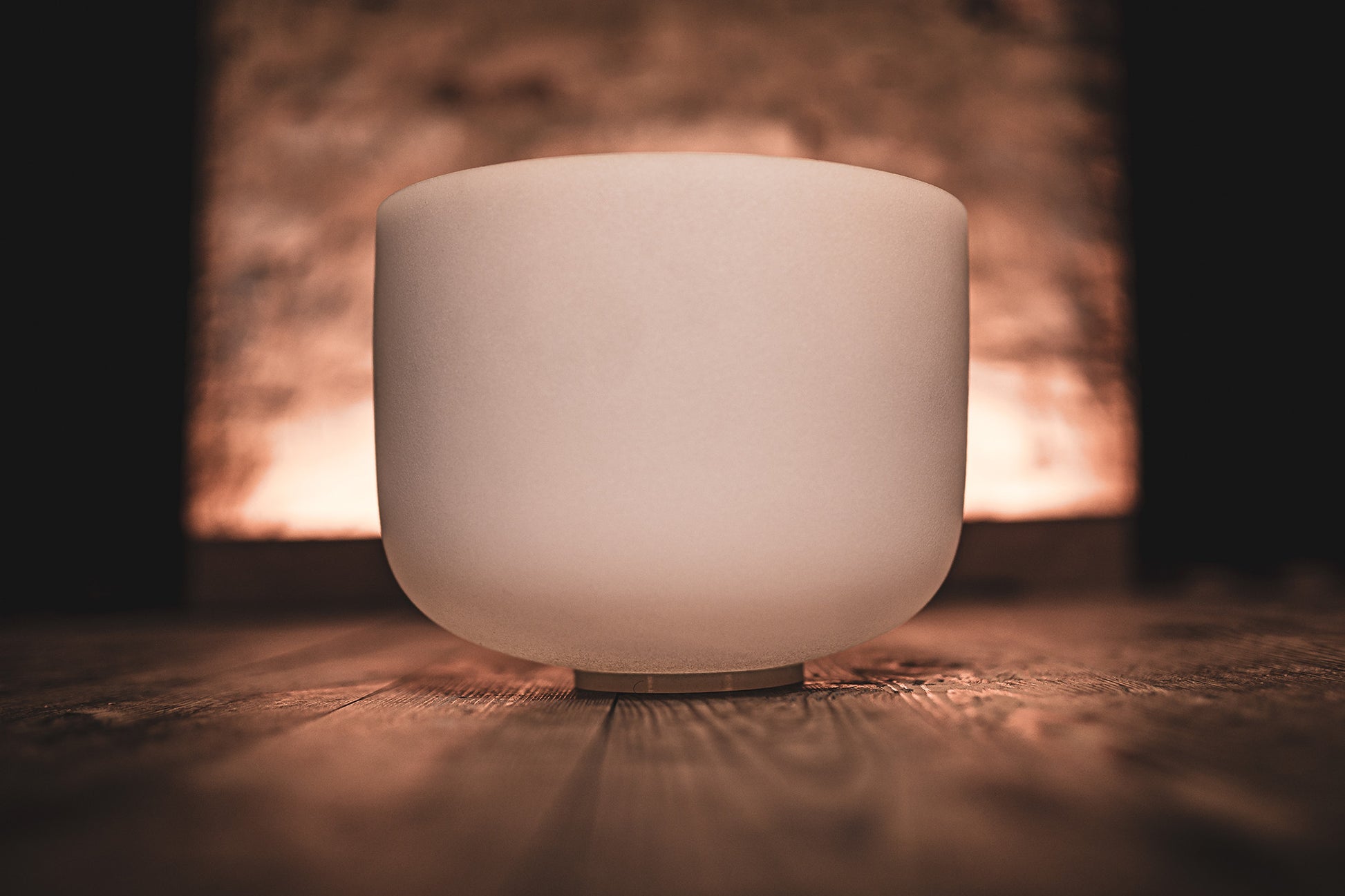 MEINL Sonic Energy White-Frosted Crystal Singing Bowl 10" - F4/Heart Chakra/432 Hz detail view 2 at Luna Panther
