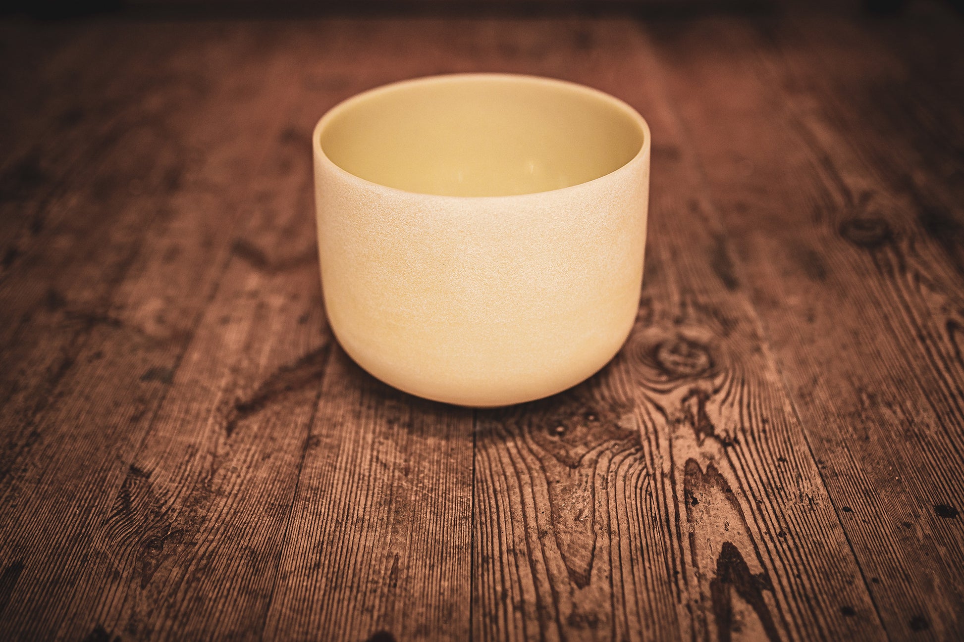 MEINL Sonic Energy Fusion Emerald Crystal Singing Bowl 10" - F4/Heart Chakra/432 Hz detail view 2 at Luna Panther