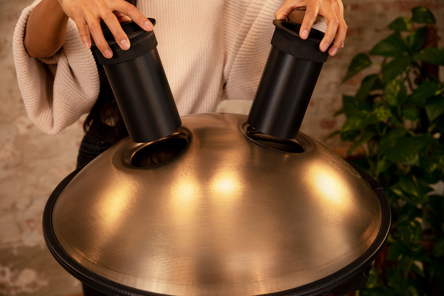 MEINL Sonic Energy Sensory Handpan Stainless Steel C# Minor 9 Notes 432 Hz - Vintage Gold detail view 6 at Luna Panther