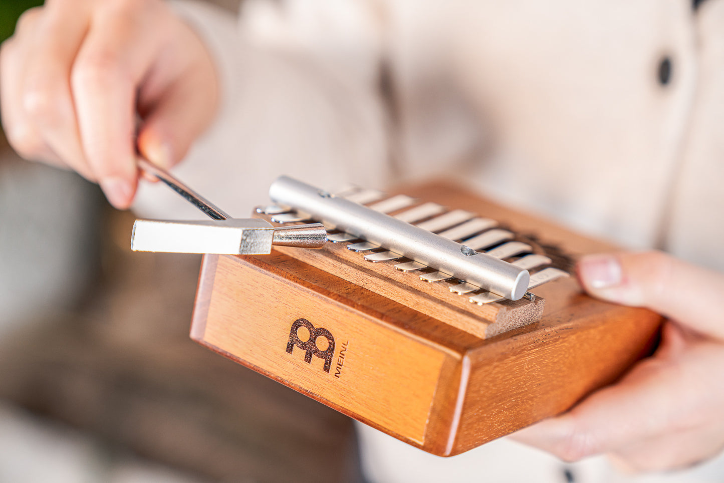Meinl Sonic Energy Soundhole Kalimba - 10 notes / mahogany detail view 3 at Luna Panther