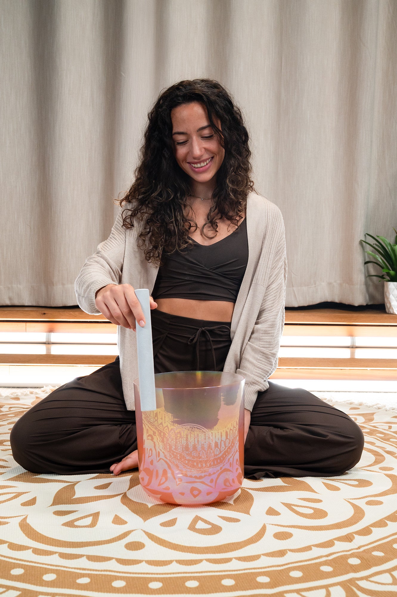 MEINL Sonic Energy Essence Crystal Singing Bowl 9" - C3/128 Hz - Light Rose Gold, Flower of Lif detail view 6 at Luna Panther