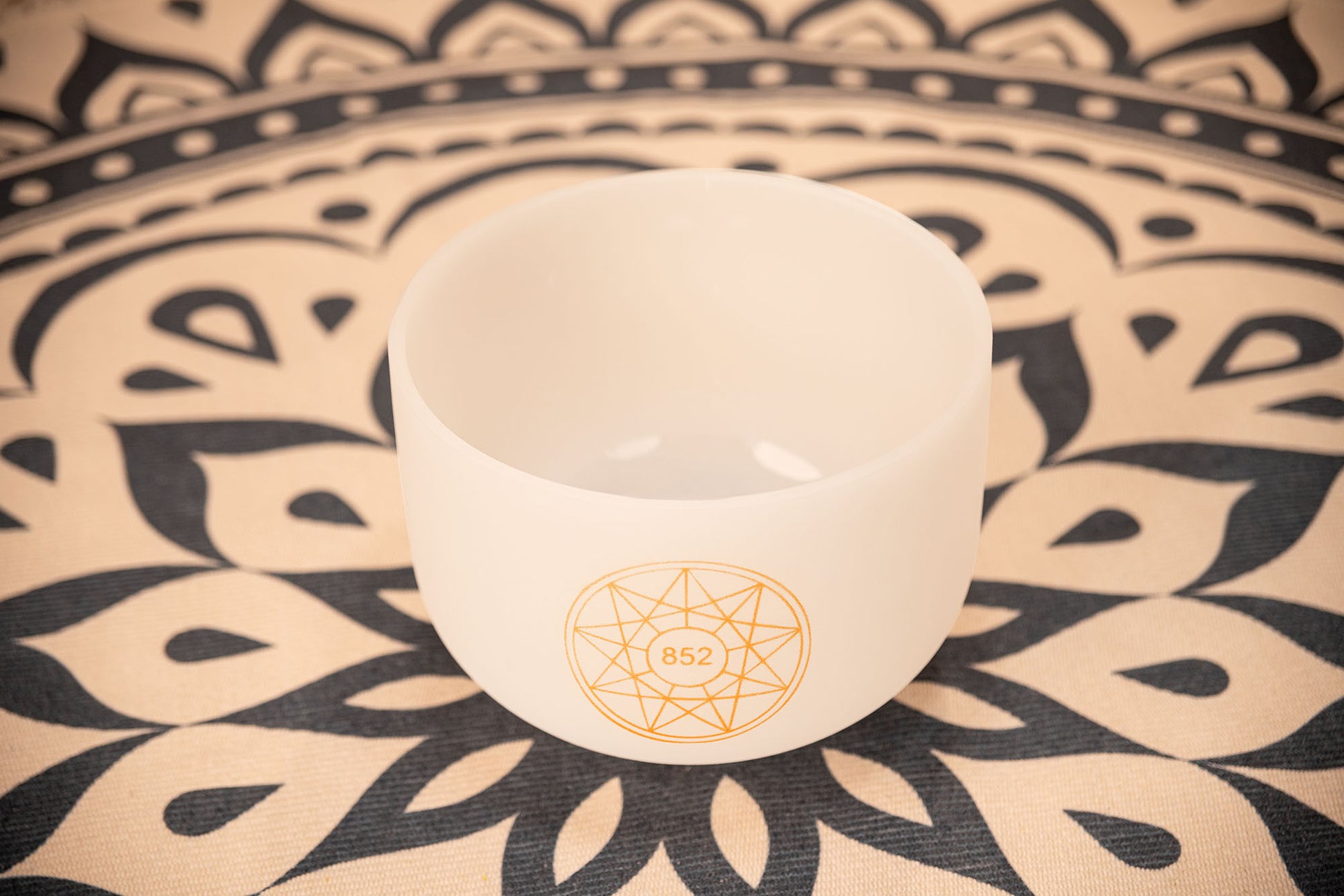 MEINL Sonic Energy Solfeggio Crystal Singing Bowl 10" - G#4/La/852 Hz detail view 5 at Luna Panther