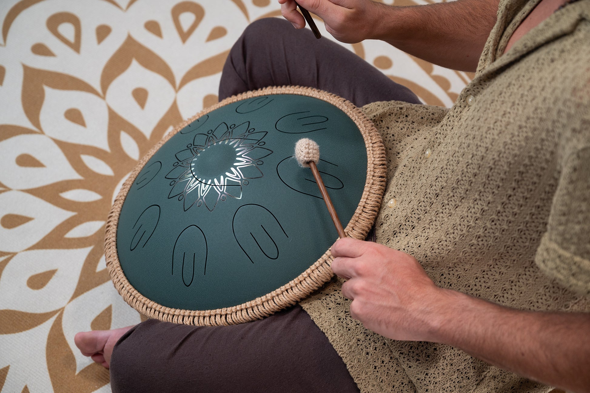 MEINL Sonic Energy Octave Steel Tongue Drum 16" - F Major/9 Notes/432 Hz - Dark Green, Engrave detail view 10 at Luna Panther