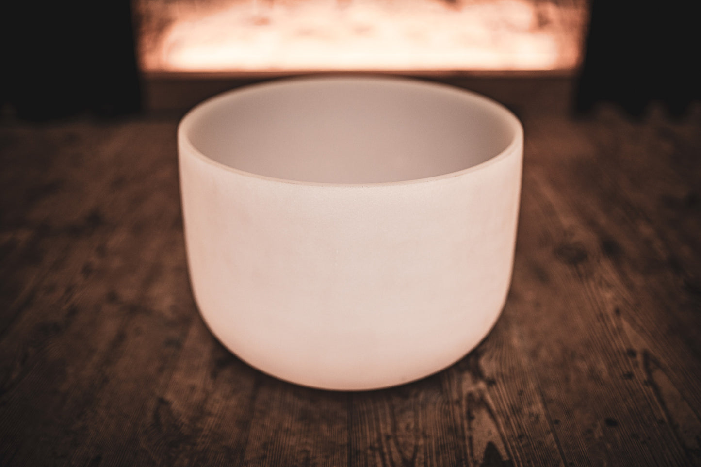 MEINL Sonic Energy White-Frosted Crystal Singing Bowl 14" - C4/Root Chakra/432 Hz detail view 3 at Luna Panther