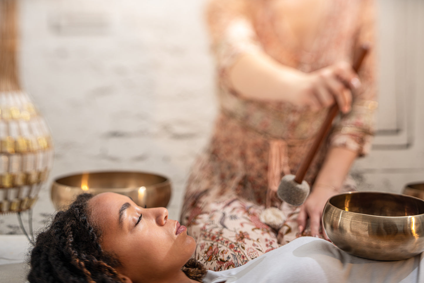 MEINL Sonic Energy Cosmos Series Basic Therapy Singing Bowl Set 5 pcs - 800/1000/2000g + Malle detail view 13 at Luna Panther