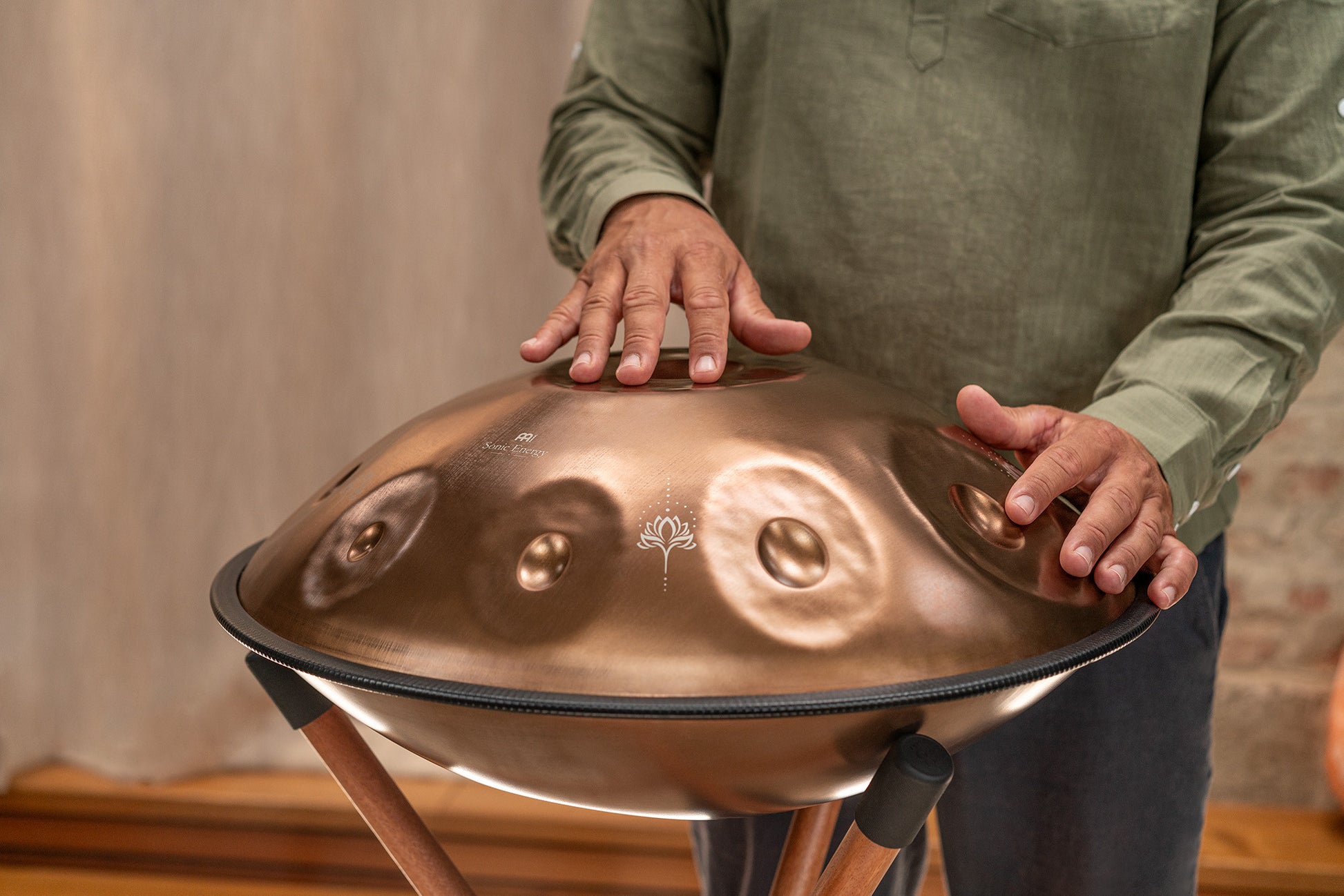 MEINL Sonic Energy Sensory Handpan, Stainless Steel, E La Sirena, 10 Notes, 432 Hz, Vintage cop detail view 8 at Luna Panther