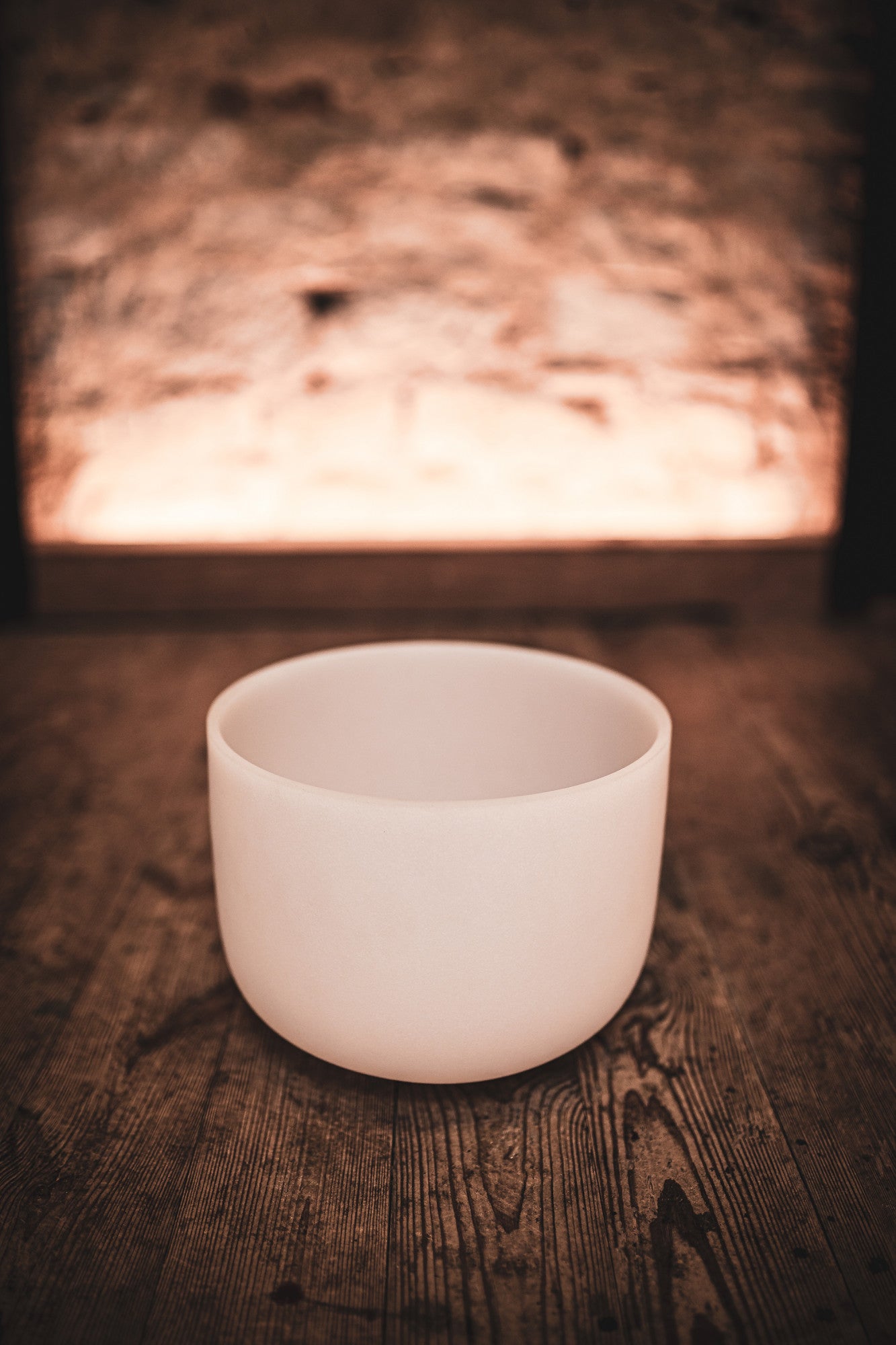 MEINL Sonic Energy White-Frosted Crystal Singing Bowl 10" - F4/Heart Chakra/432 Hz detail view 4 at Luna Panther