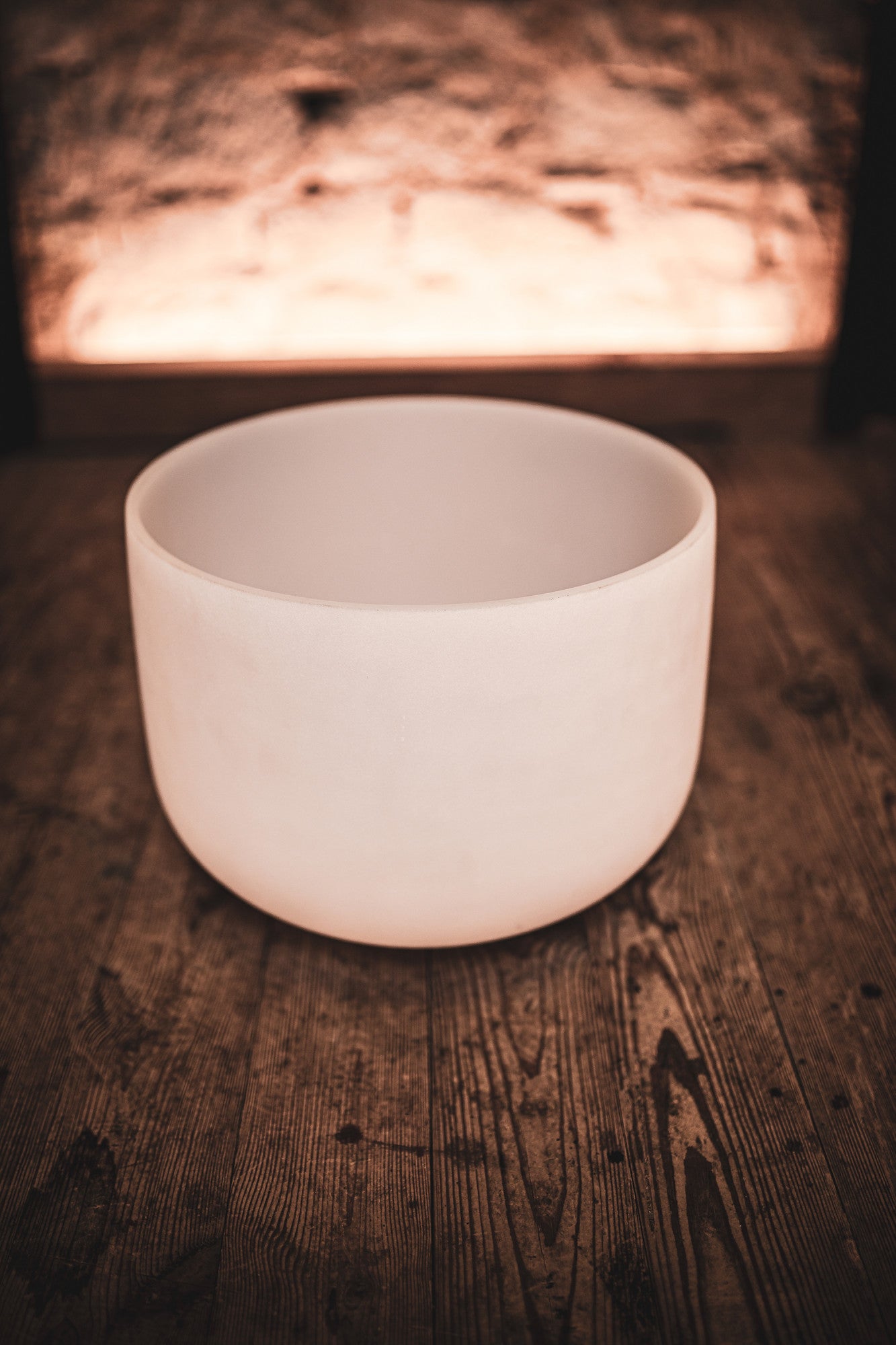 MEINL Sonic Energy White-Frosted Crystal Singing Bowl 14" - C4/Root Chakra/432 Hz detail view 4 at Luna Panther
