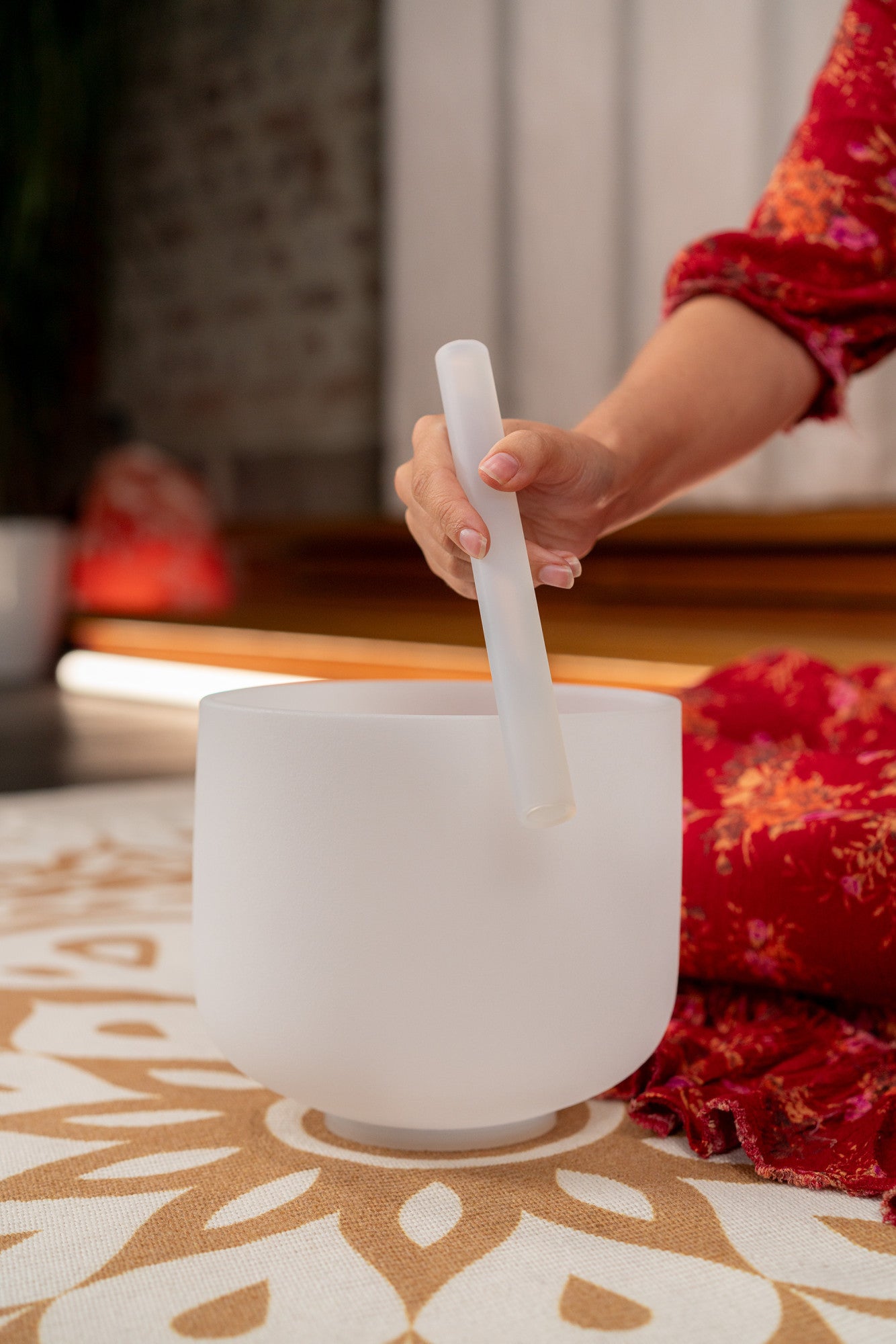 MEINL Sonic Energy White-Frosted Crystal Singing Bowl 8" - C5/Root Chakra/432 Hz detail view 3 at Luna Panther