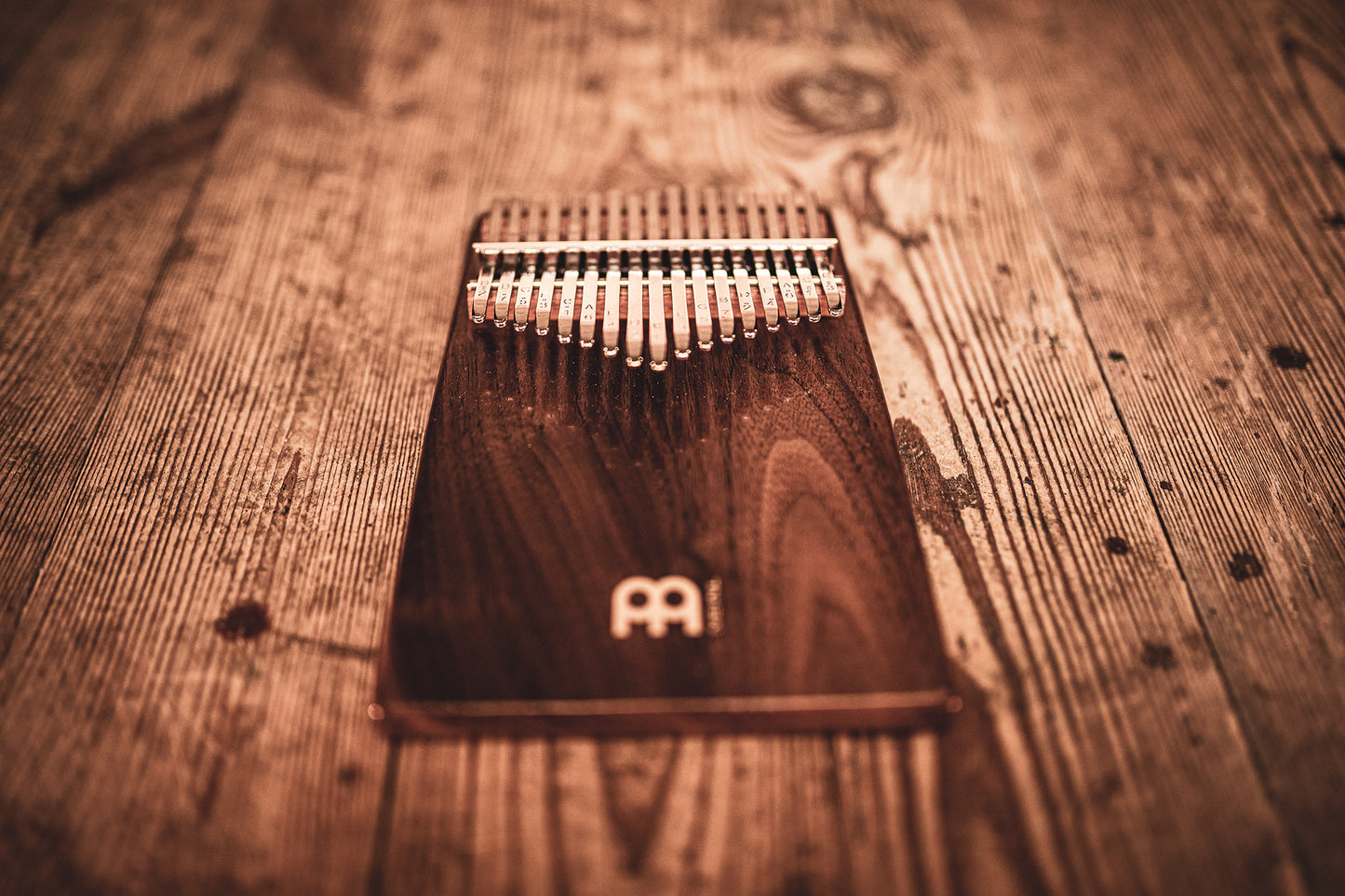 Meinl Sonic Energy Solid Kalimba - 17 notes, black walnut detail view 10 at Luna Panther