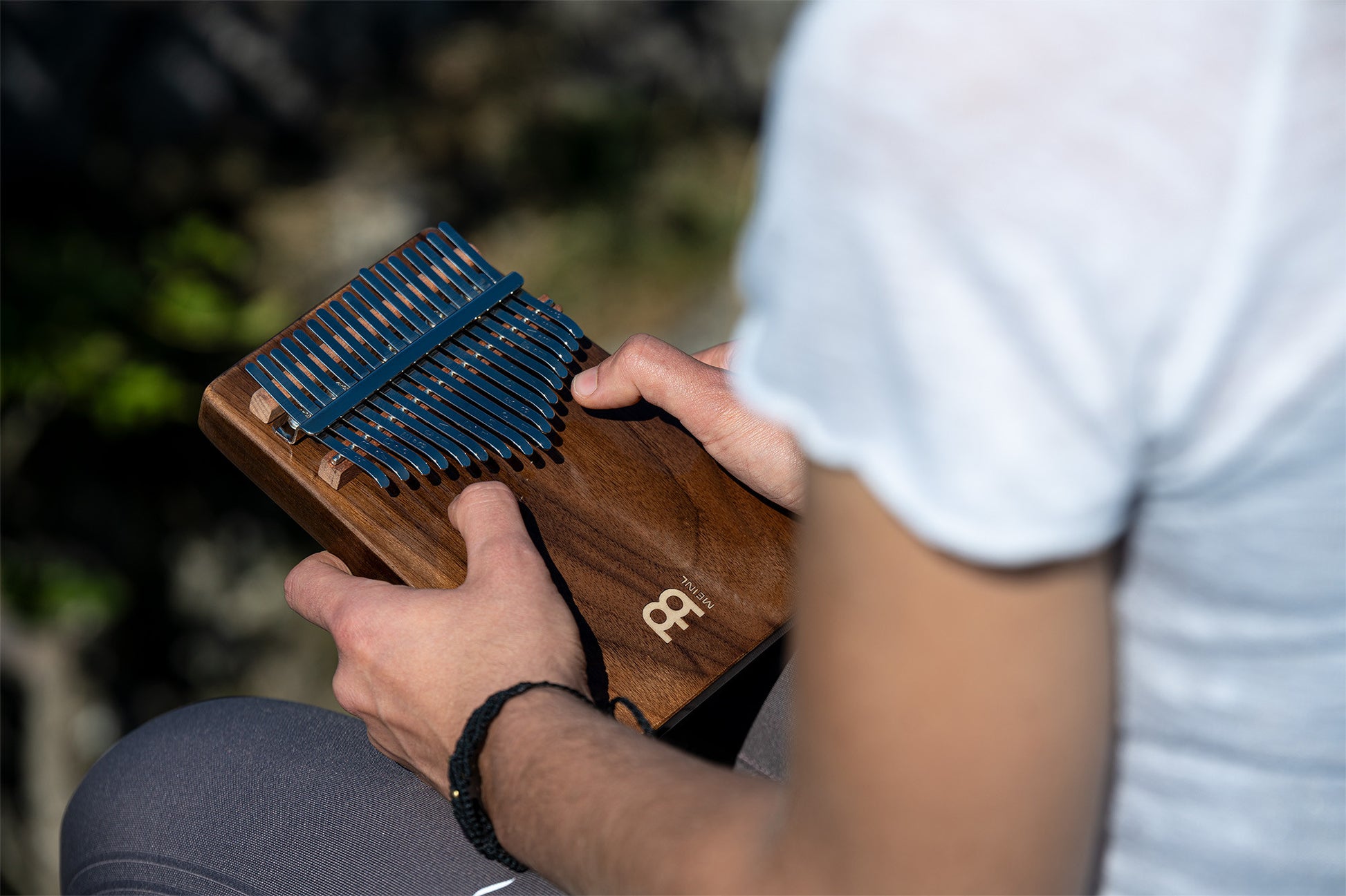 Meinl Sonic Energy Solid Kalimba - 17 notes, black walnut detail view 14 at Luna Panther