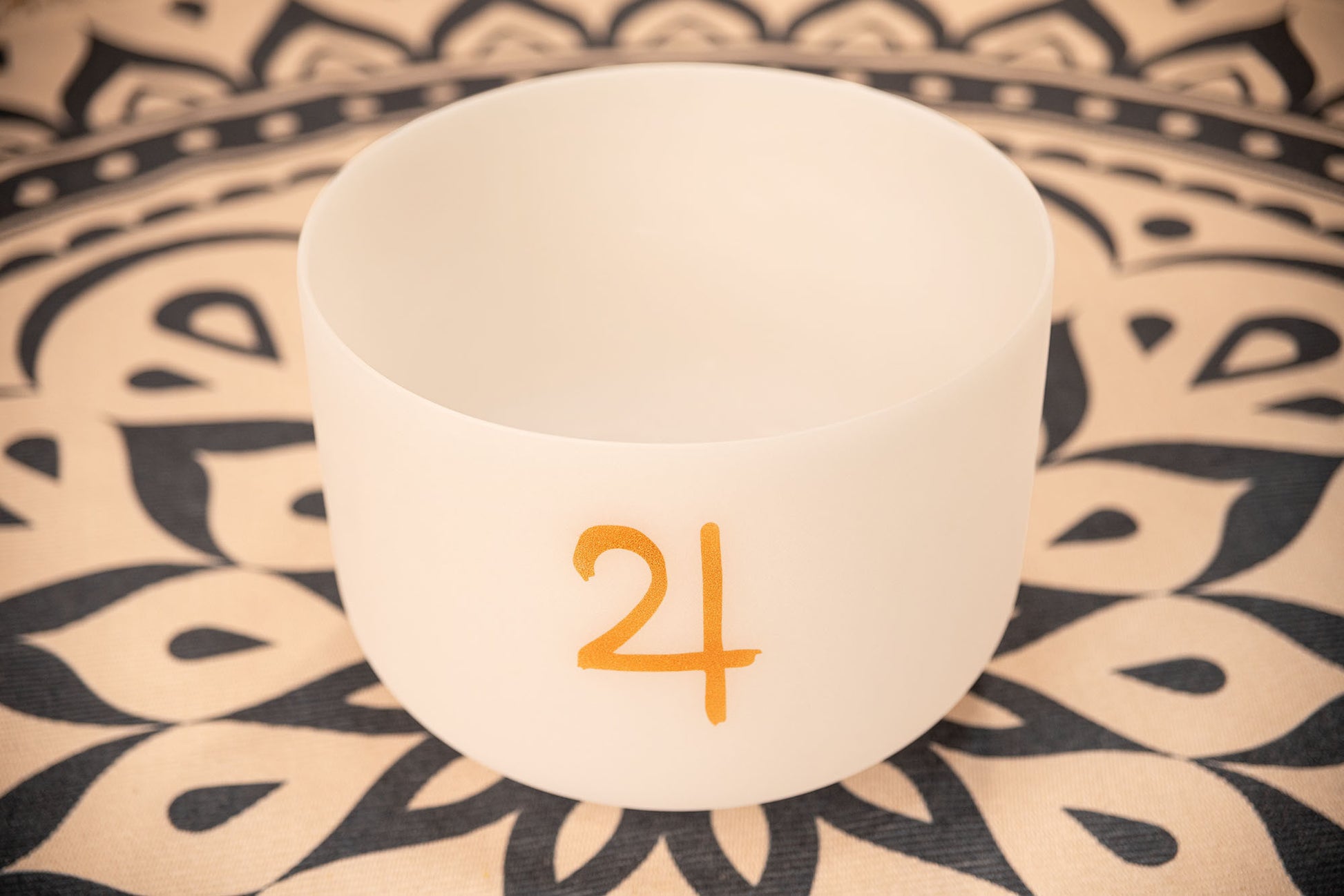 MEINL Sonic Energy Planetary Tuned Crystal Singing Bowl 12" - Jupiter/183.58 Hz detail view 5 at Luna Panther