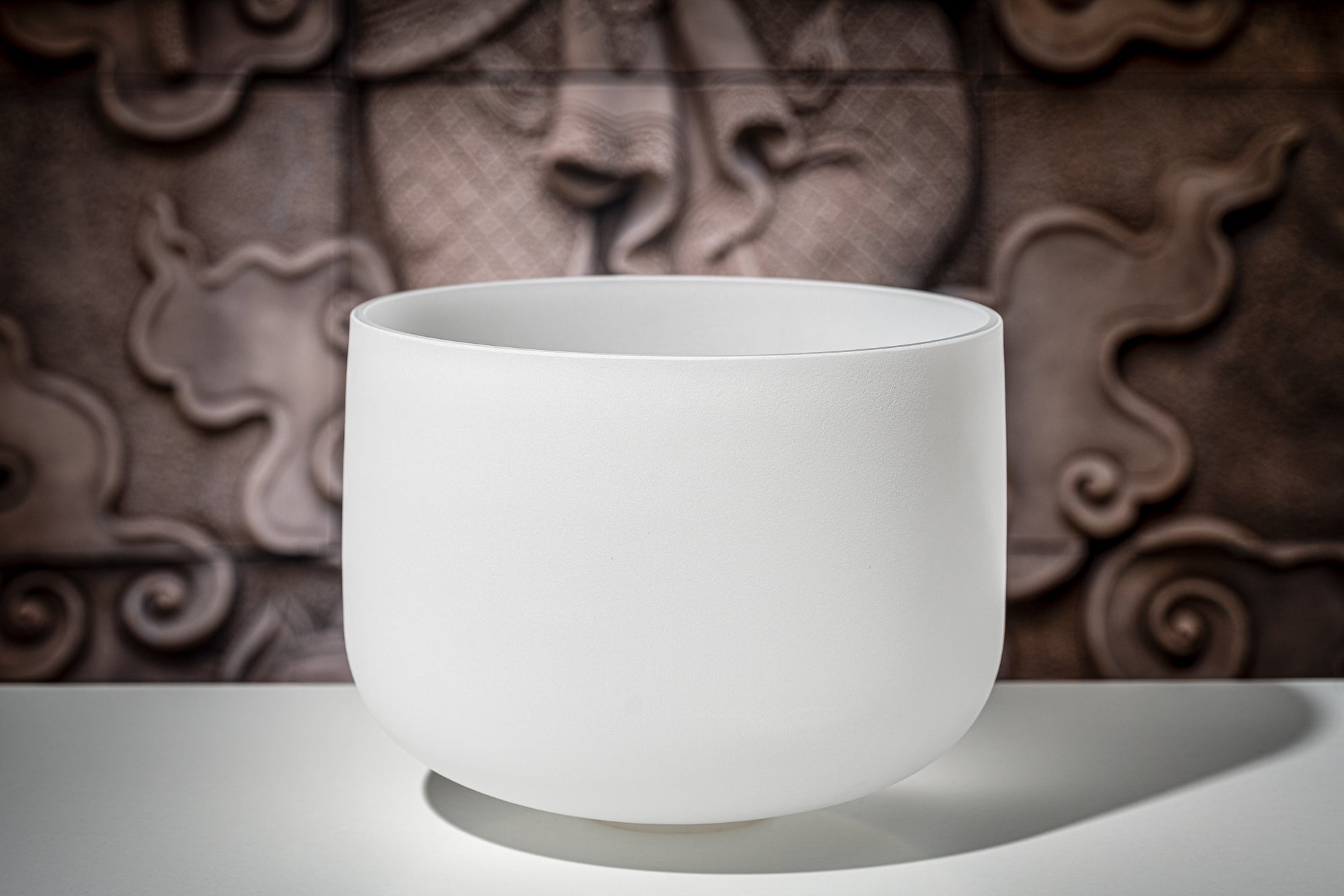 MEINL Sonic Energy White-Frosted Crystal Singing Bowl 13" - D4/Sacral Chakra/432 Hz detail view 5 at Luna Panther