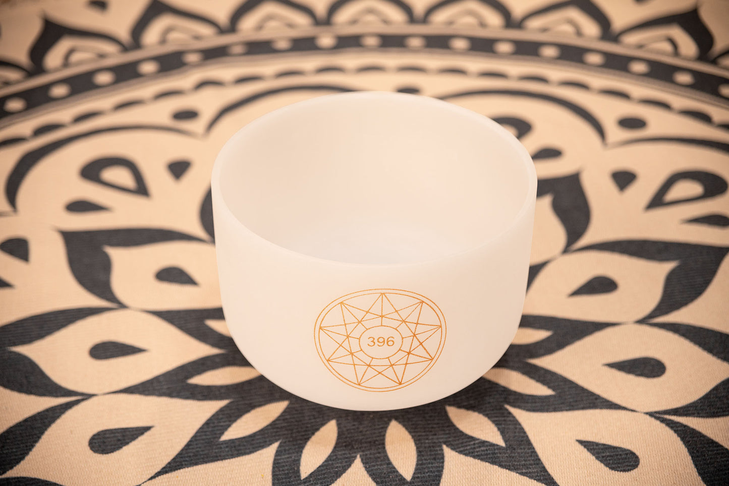 MEINL Sonic Energy Solfeggio Crystal Singing Bowl 10" - G4/Ut/396 Hz detail view 5 at Luna Panther